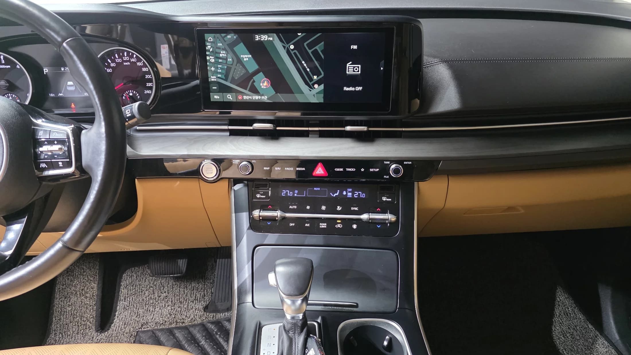 Kia Carnival 9-Seater Prestige, 2021 г. 49497 км. — фото 18