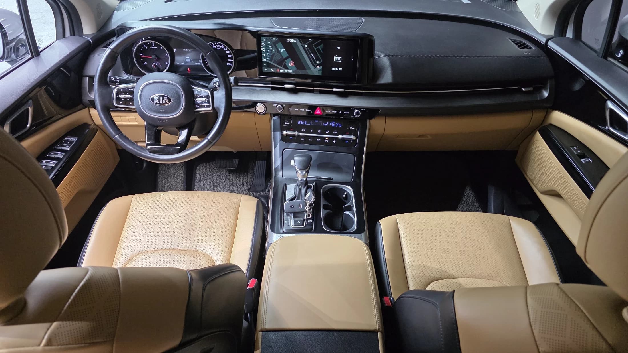 Kia Carnival 9-Seater Prestige, 2021 г. 49497 км. — фото 7