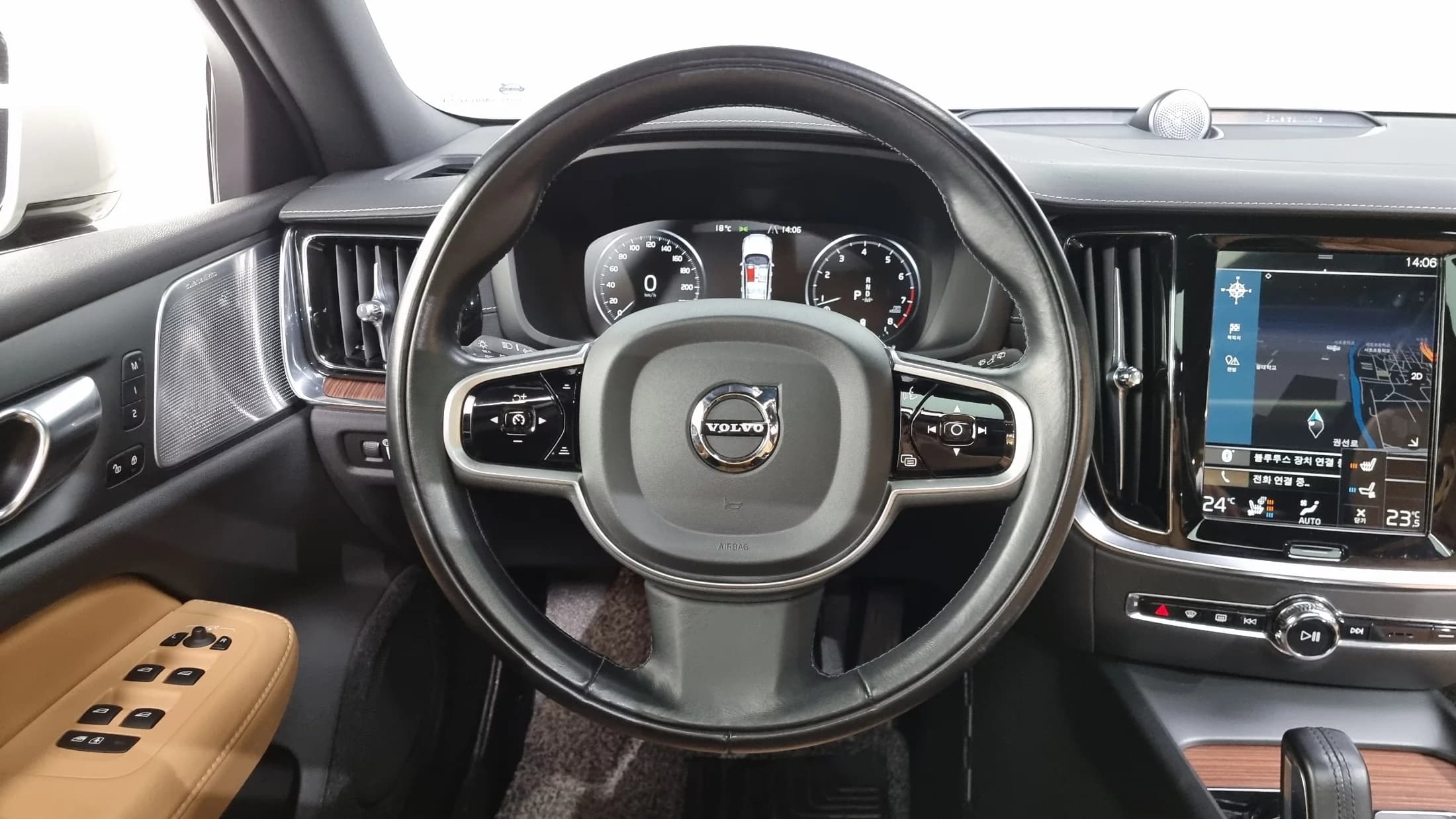 Volvo V60 B5 Pro AWD, 2021 г. 112409 км. — фото 13