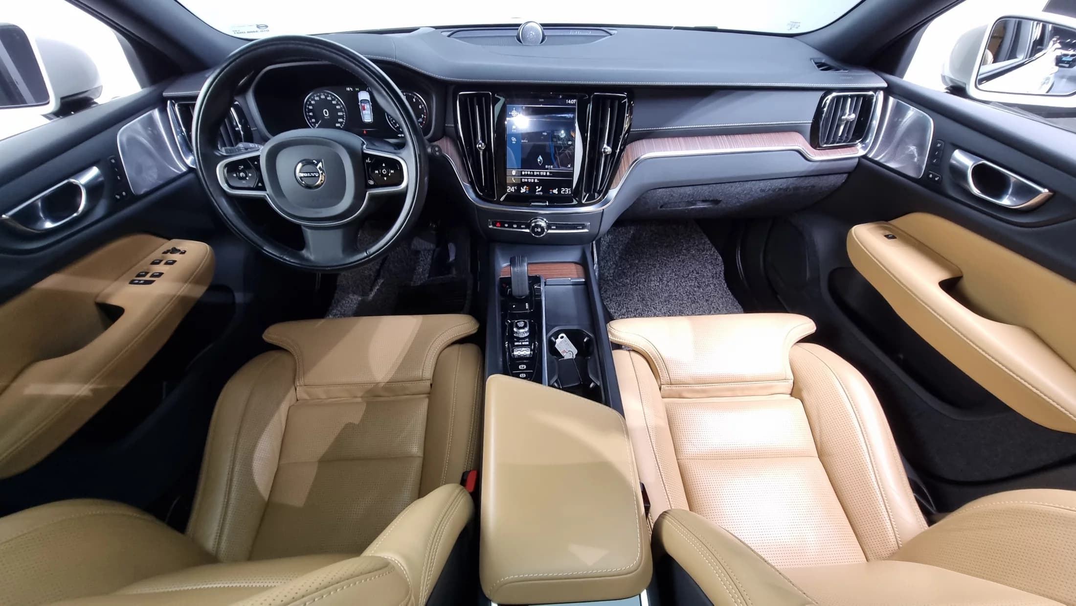 Volvo V60 B5 Pro AWD, 2021 г. 112409 км. — фото 7