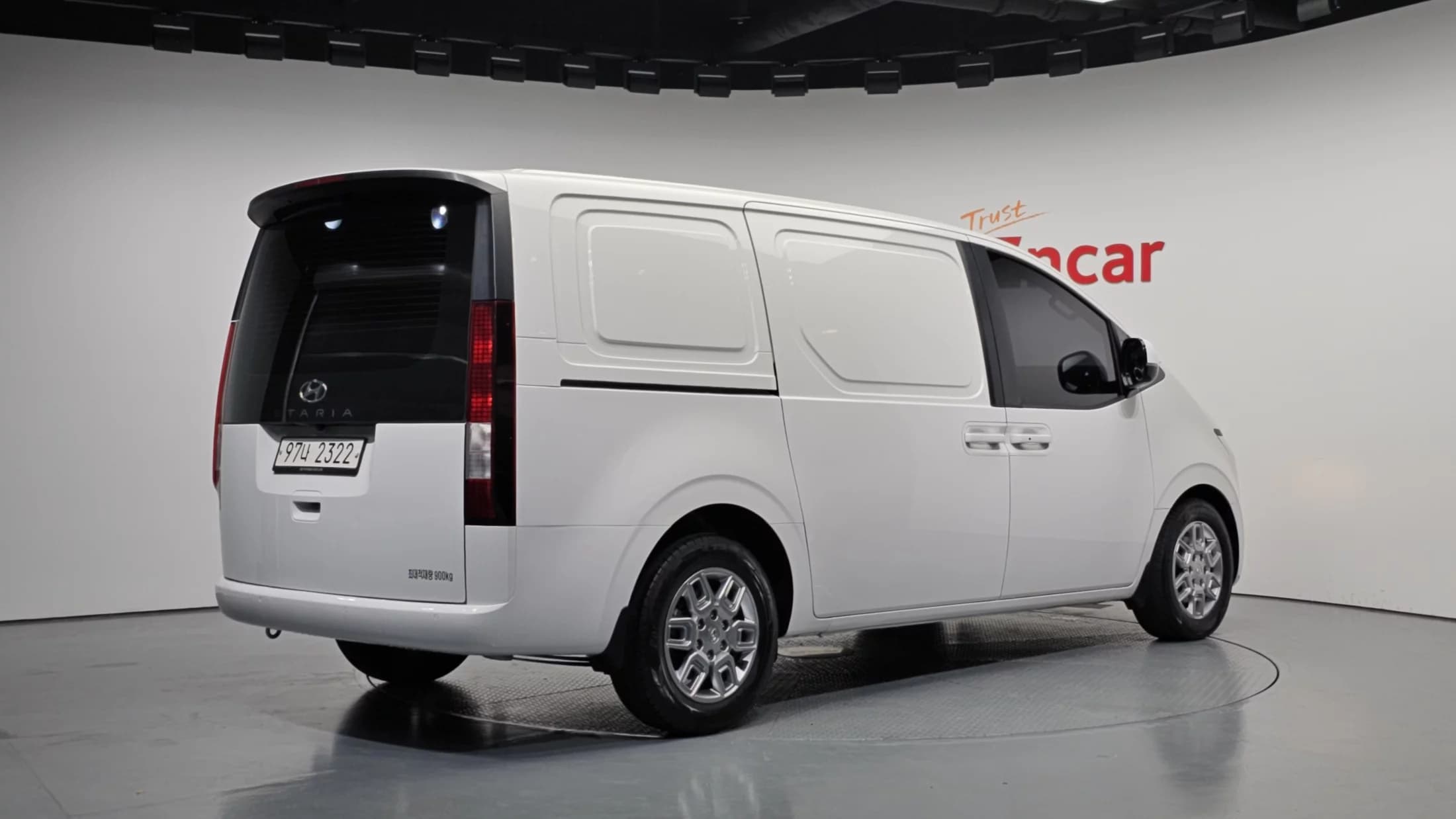 Hyundai Staria Cargo 3-Seater Modern, 2021 г. 87221 км. — фото 2