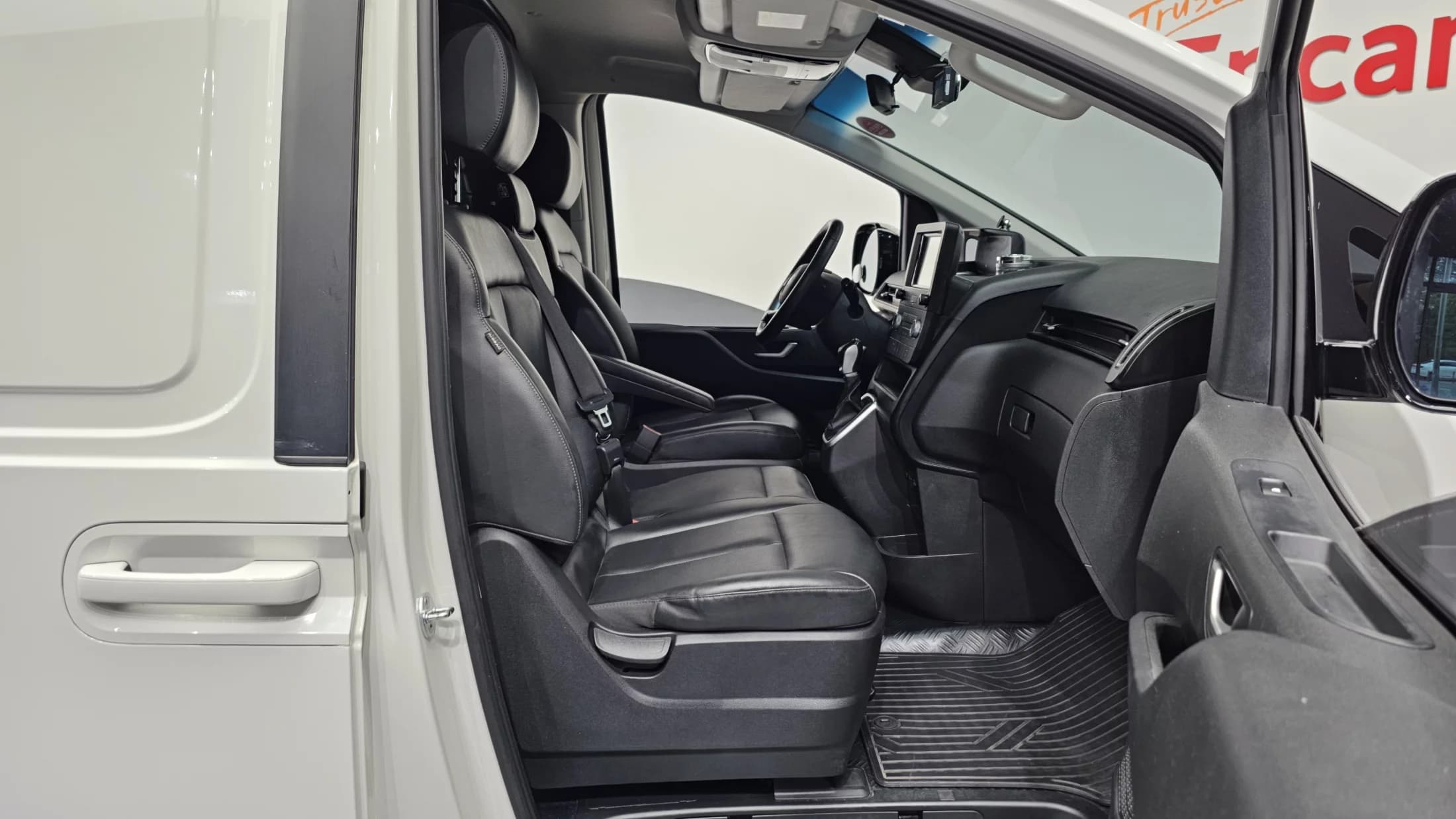 Hyundai Staria Cargo 3-Seater Modern, 2021 г. 87221 км. — фото 11