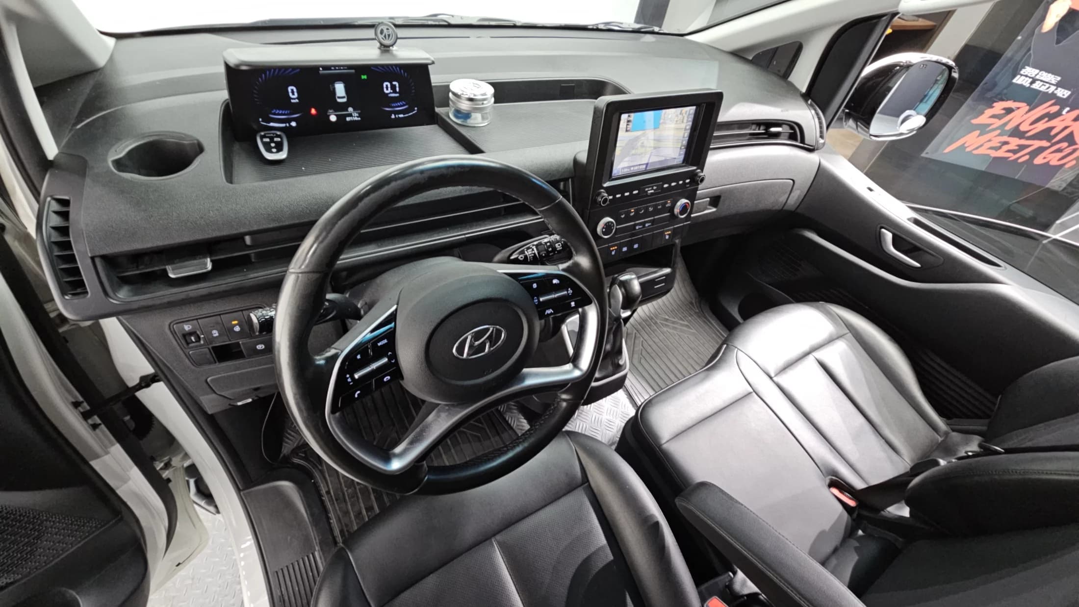 Hyundai Staria Cargo 3-Seater Modern, 2021 г. 87221 км. — фото 7