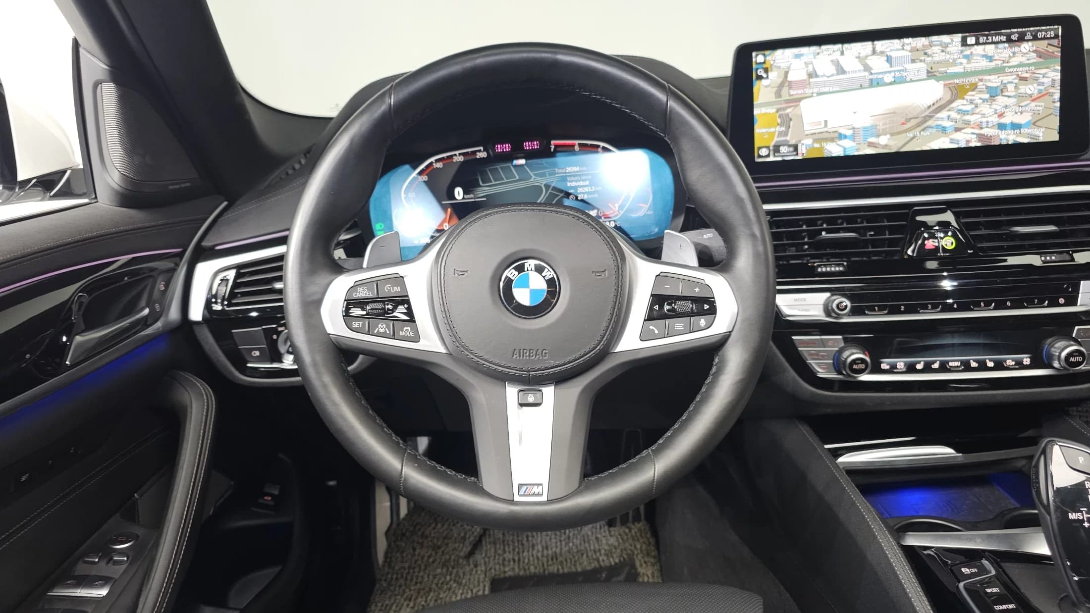 BMW 5-Series 530i M Sport Package, 2022 г. 26418 км. — фото 13
