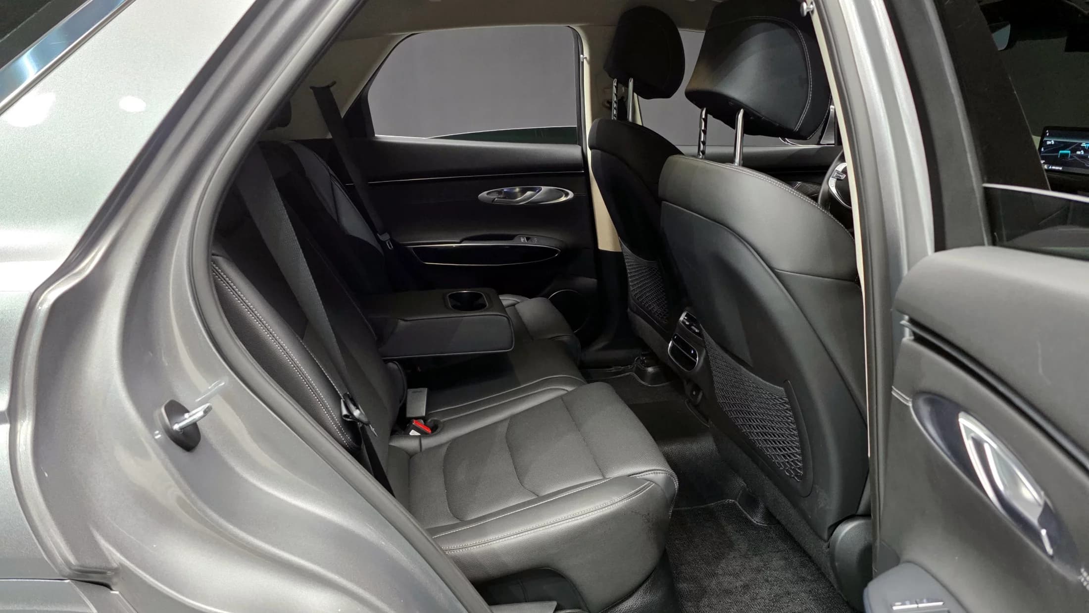 Genesis GV70 2.5T Gasoline AWD, 2022 г. 50222 км. — фото 24