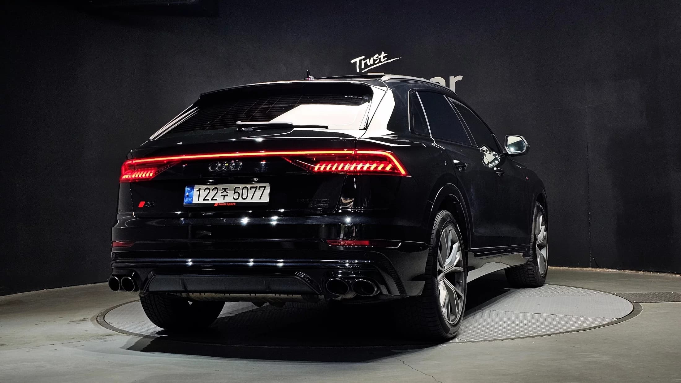 Audi Q8 55 TFSI Quattro Premium, 2022 г. 32597 км. — фото 2