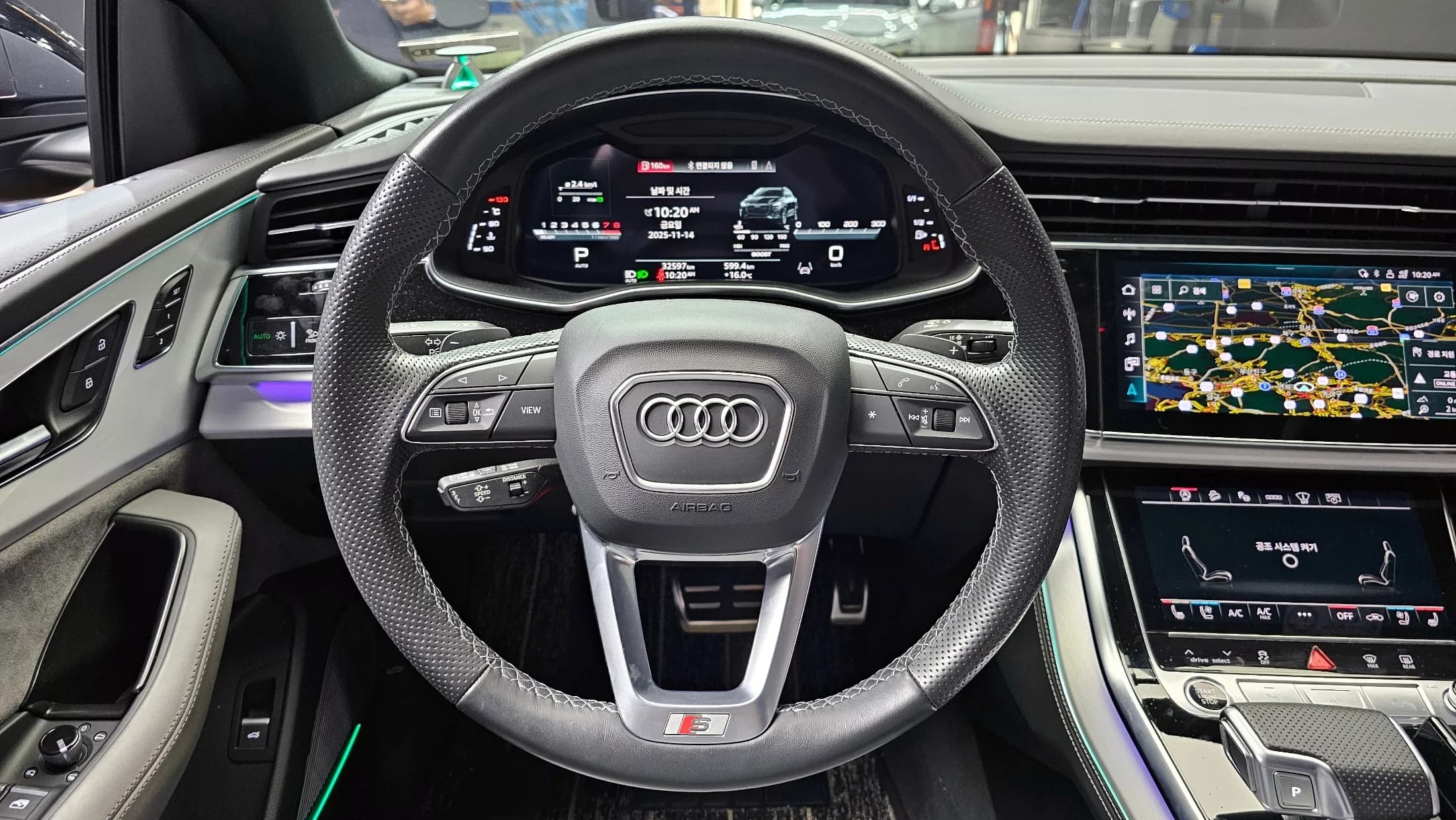 Audi Q8 55 TFSI Quattro Premium, 2022 г. 32597 км. — фото 13