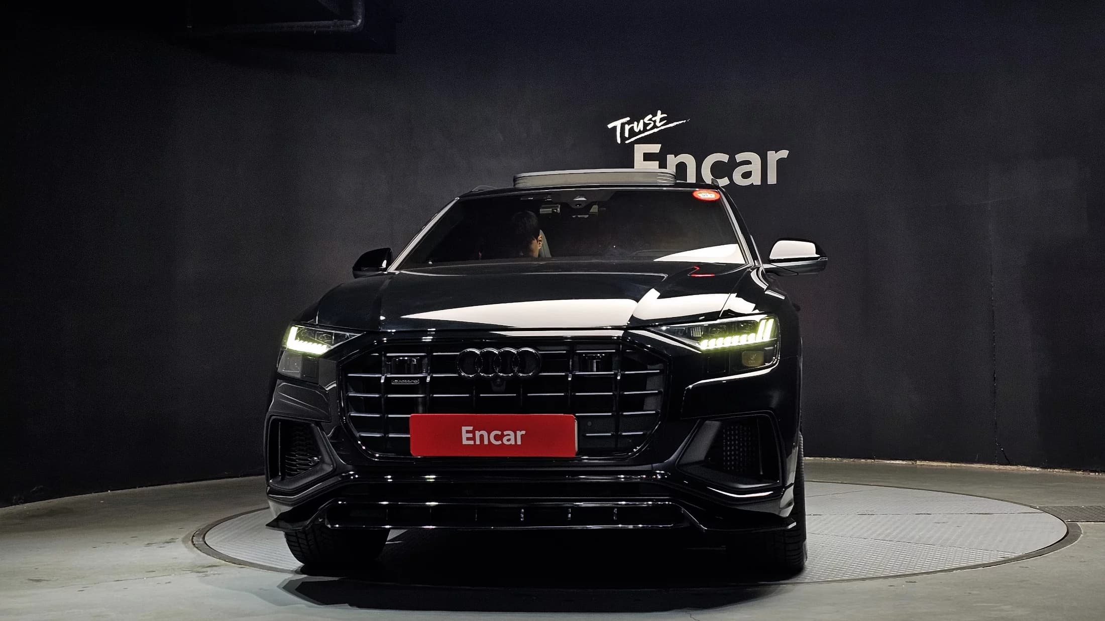 Audi Q8 55 TFSI Quattro Premium, 2022 г. 32597 км. — фото 3