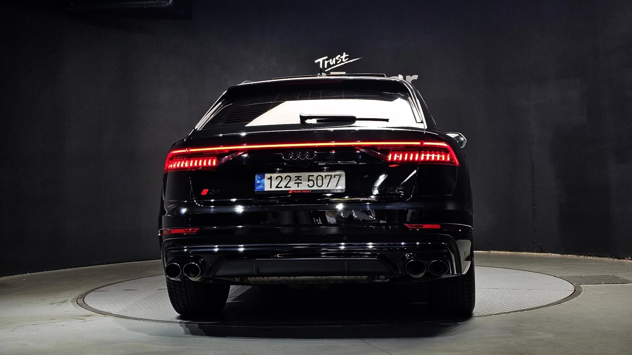 Audi Q8 55 TFSI Quattro Premium, 2022 г. 32597 км. — фото 4