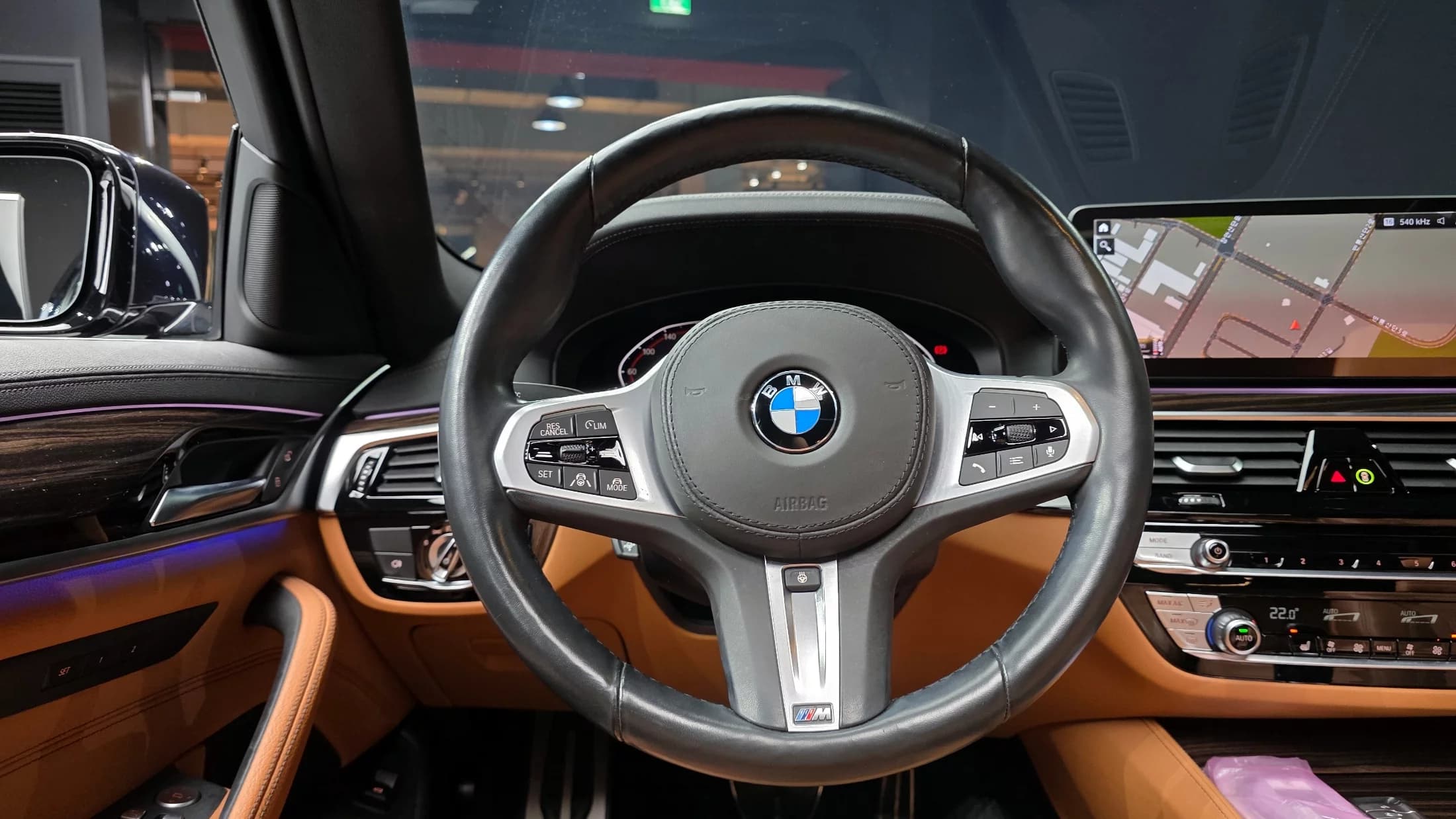 BMW 5-Series 520i M Sport, 2021 г. 70570 км. — фото 13