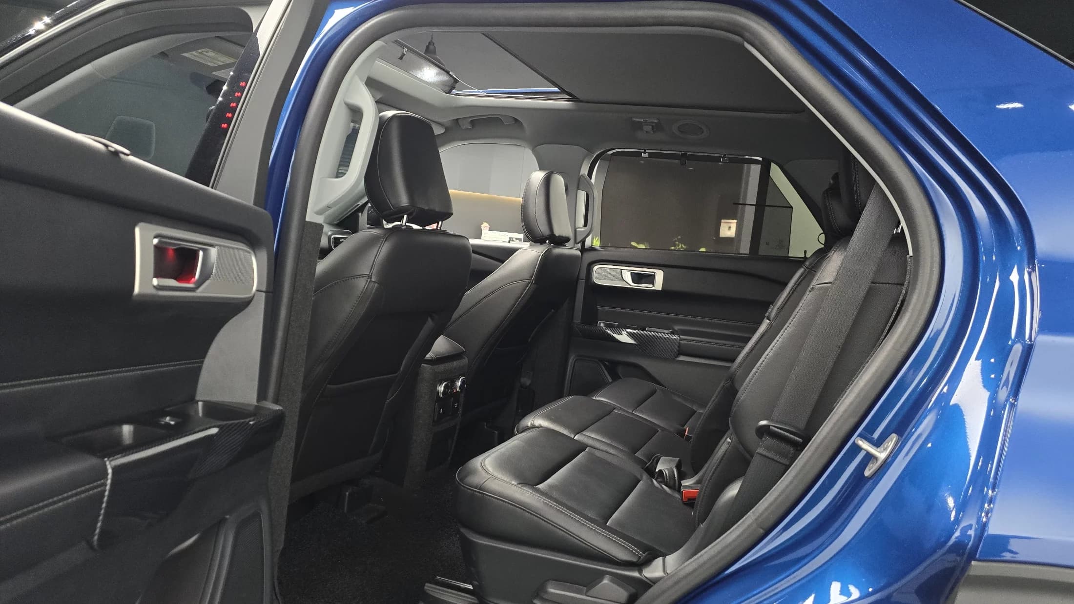 Ford EXPLORER 2.3 LimIted 4WD, 2022 г. 27636 км. — фото 12