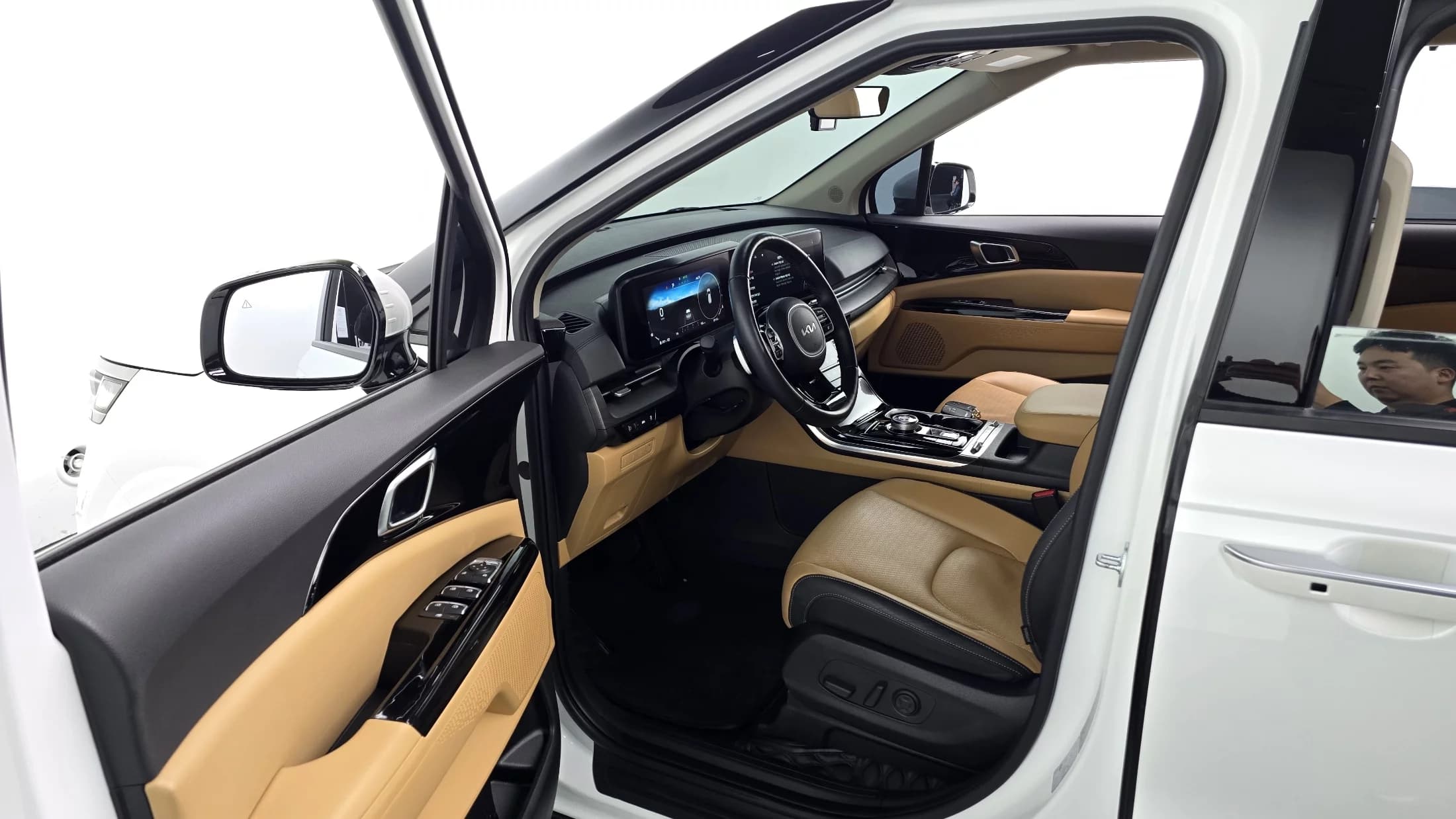 Kia Carnival 9-Seater Noblesse, 2022 г. 97190 км. — фото 11