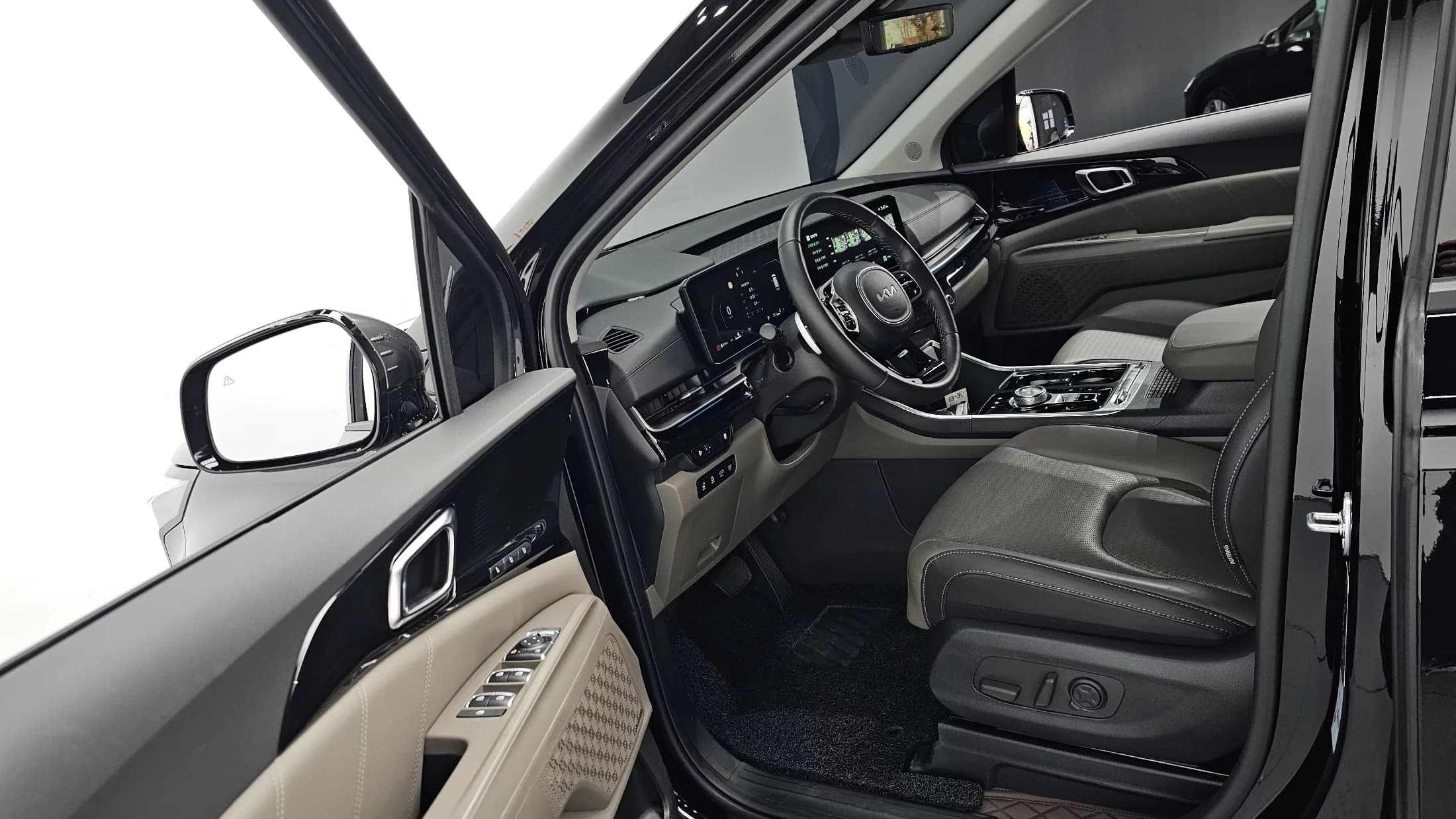 Kia Carnival Gasoline 9-Seater Gravity, 2024 г. 21069 км. — фото 10