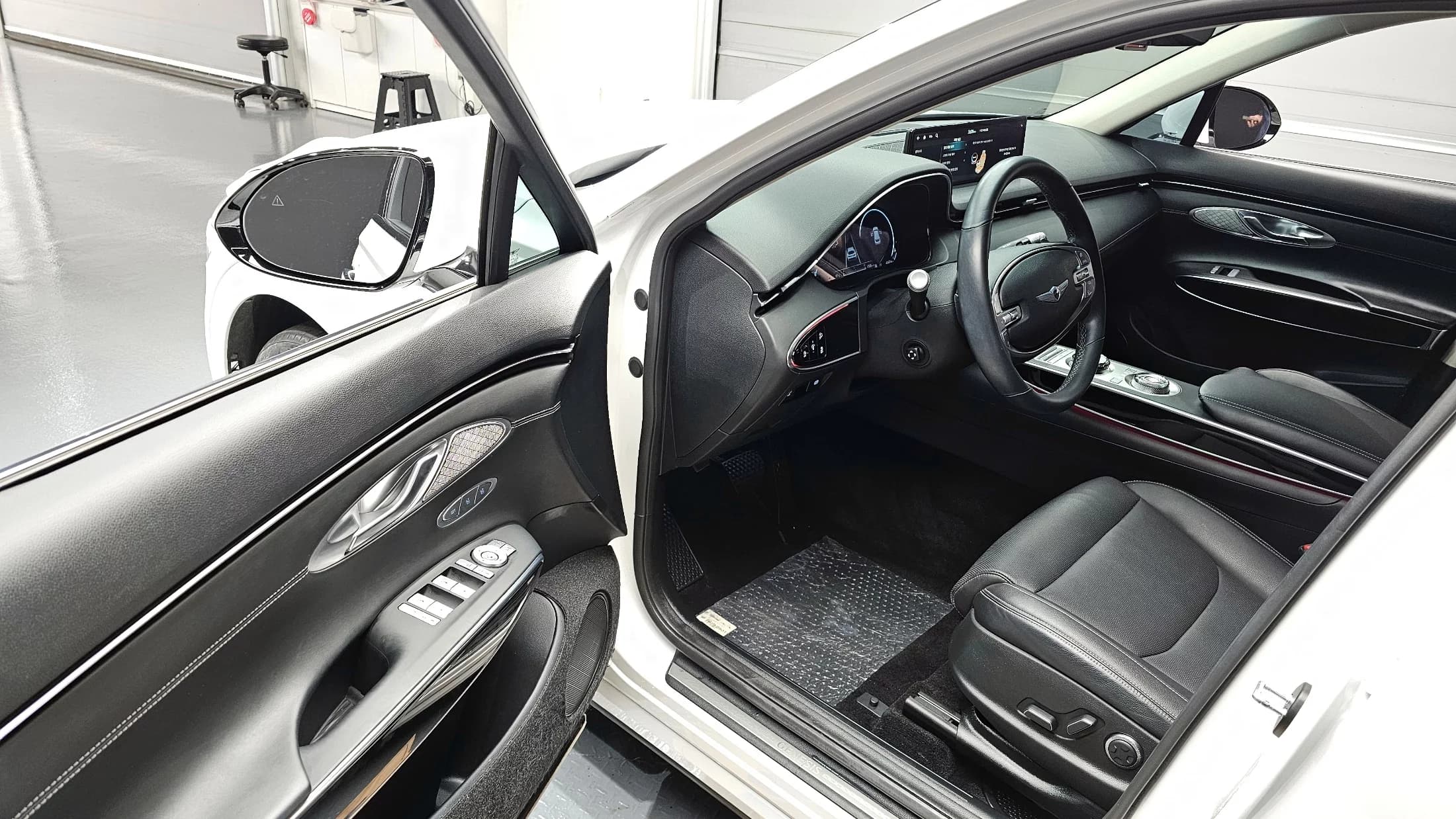 Genesis GV70 2.5T Gasoline AWD, 2022 г. 43674 км. — фото 10