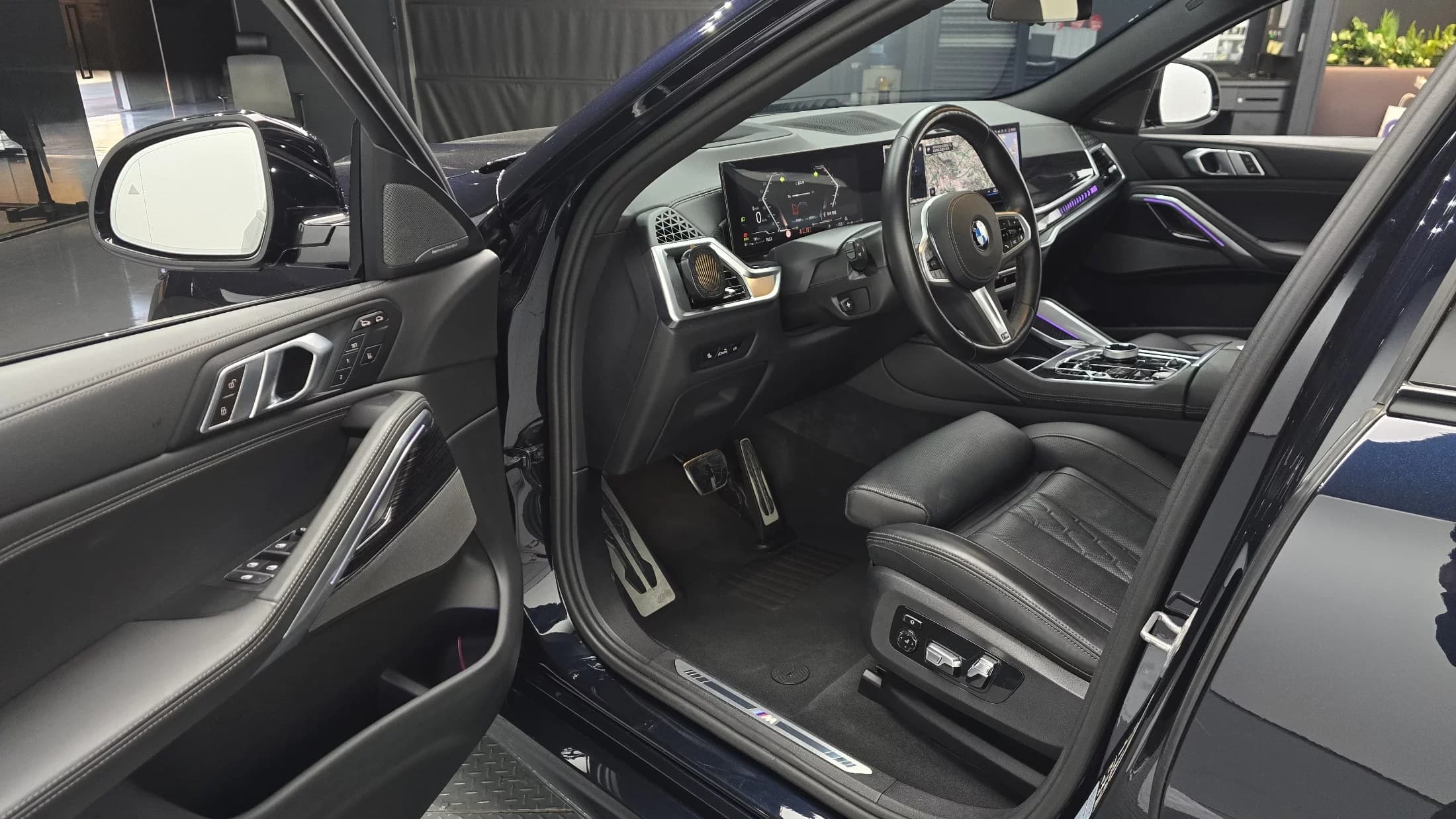BMW X6 xDrive40i M Sport, 2023 г. 25176 км. — фото 11