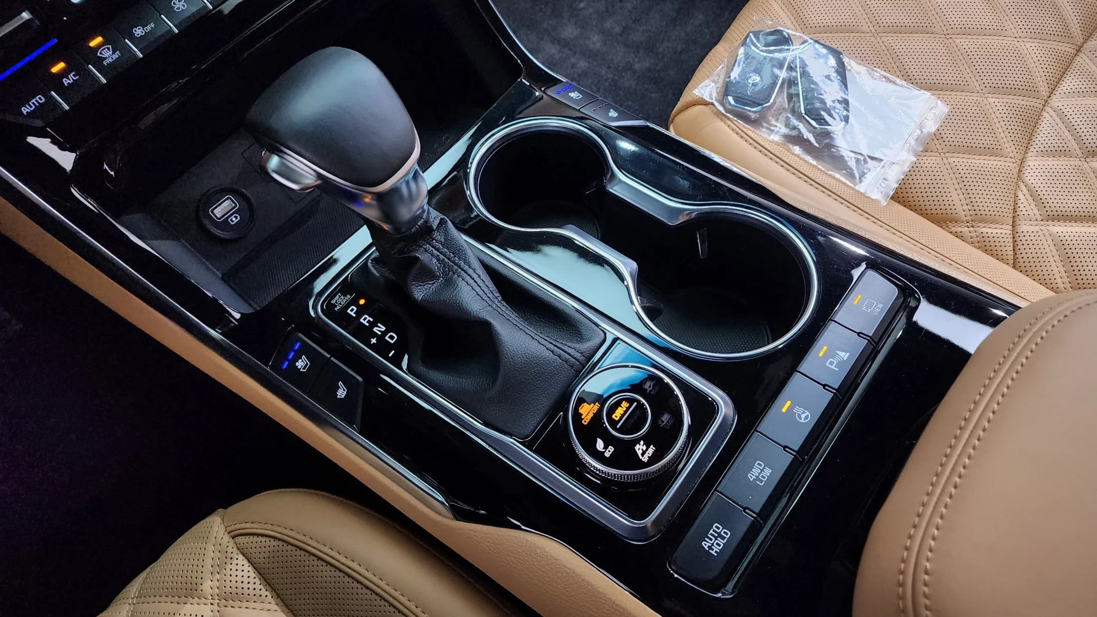 Kia Mohave Diesel 3.0 4WD 7-Seater Masters, 2021 г. 48840 км. — фото 9
