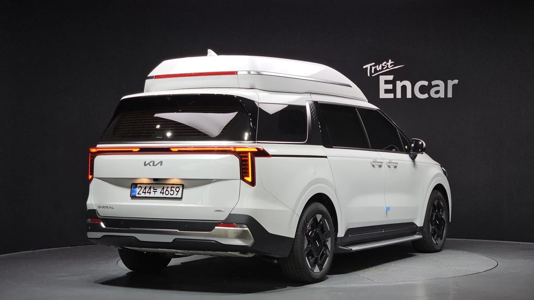 Kia Carnival HEV 9-Seater Hi-Limousine Signature, гибрид, 2025 г. — фото 2