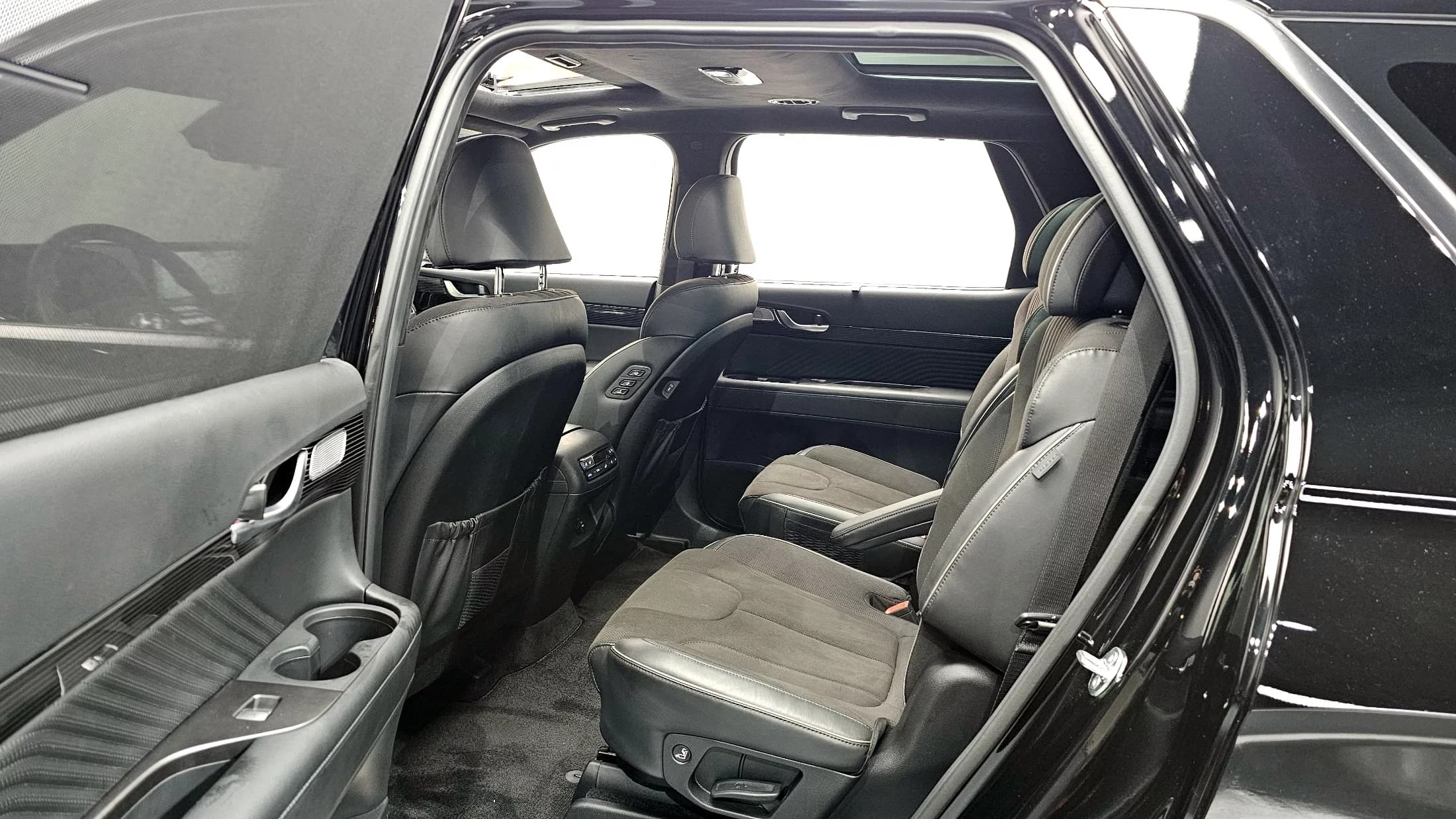 Hyundai Palisade Gasoline 3.8 2WD Calligraphy Black Edition, 2024 г. 26821 км. — фото 11