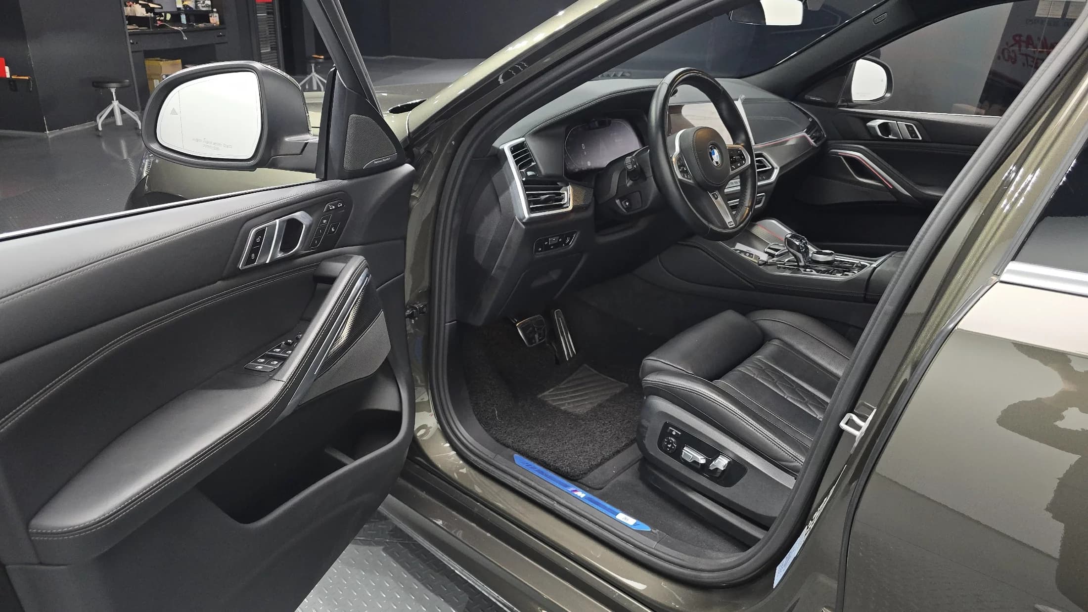 BMW X6 xDrive40i M Sport, 2022 г. 15024 км. — фото 11