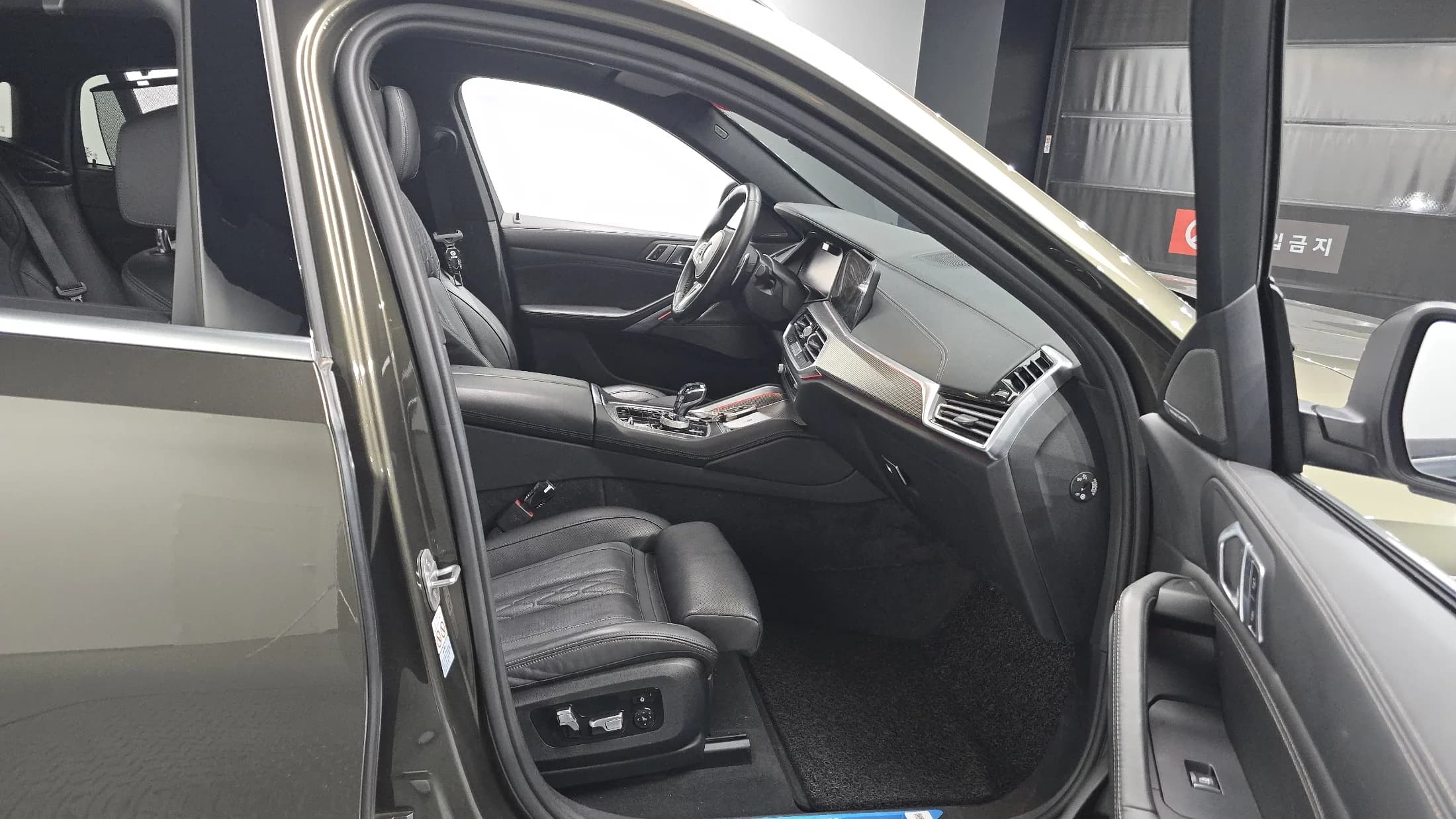BMW X6 xDrive40i M Sport, 2022 г. 15024 км. — фото 10