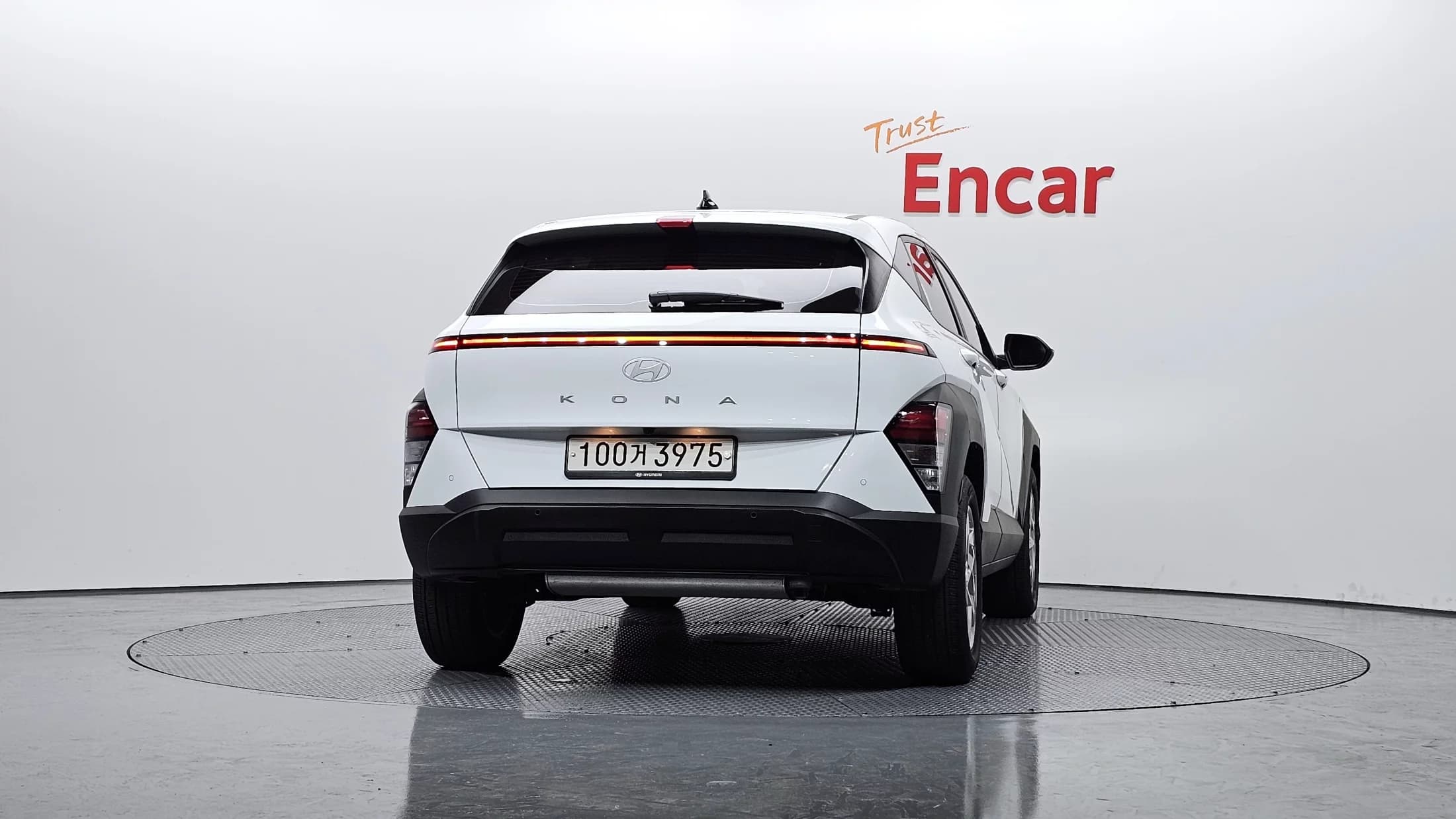 Hyundai Kona Gasoline 2.0 2WD Modern, 2024 г. 16946 км. — фото 4