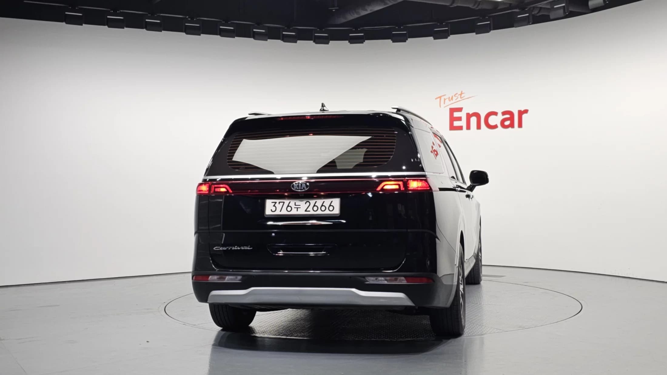 Kia Carnival 9-Seater Prestige, 2021 г. 22333 км. — фото 4