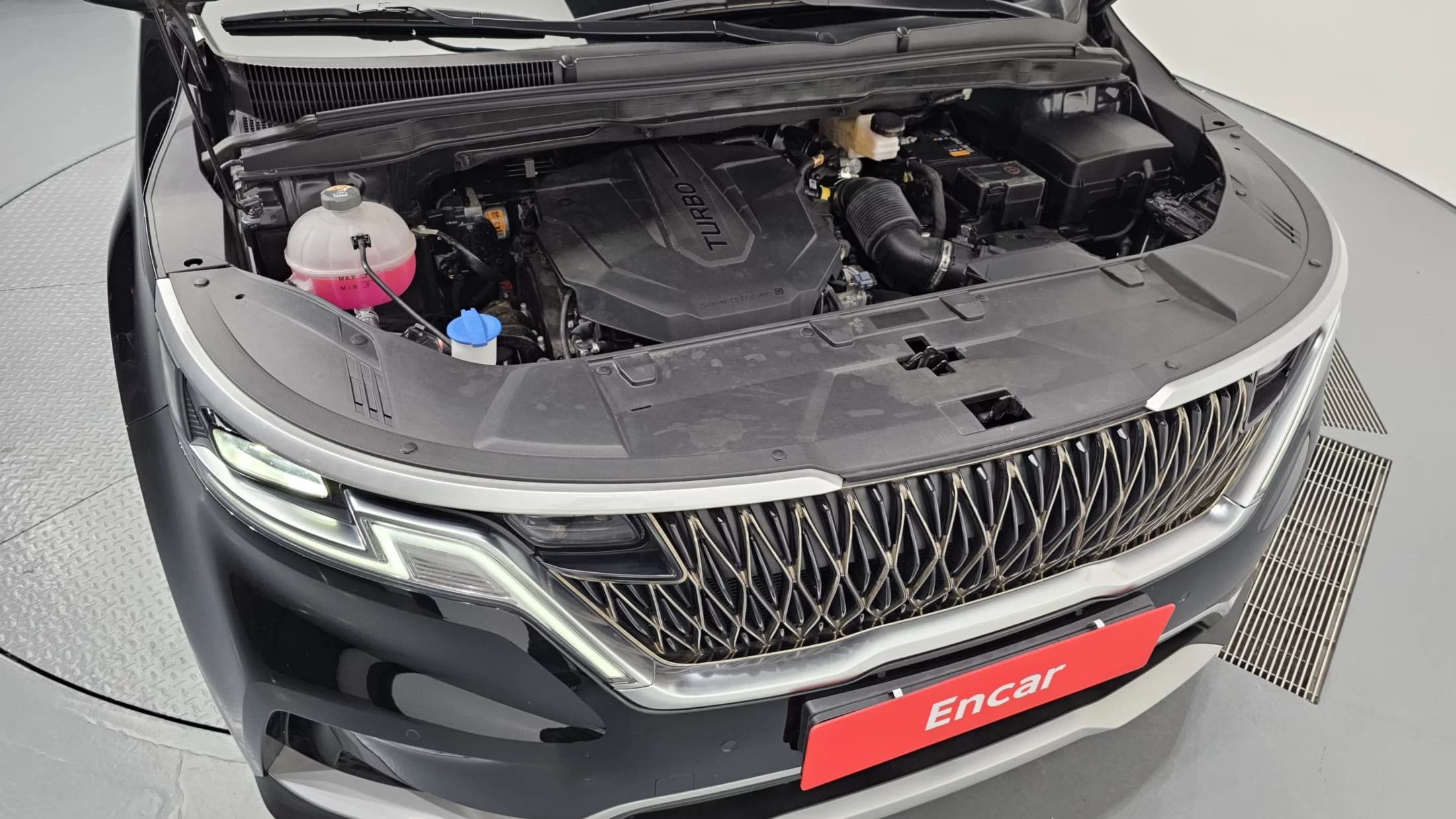 Kia Carnival 9-Seater Prestige, 2021 г. 22333 км. — фото 6
