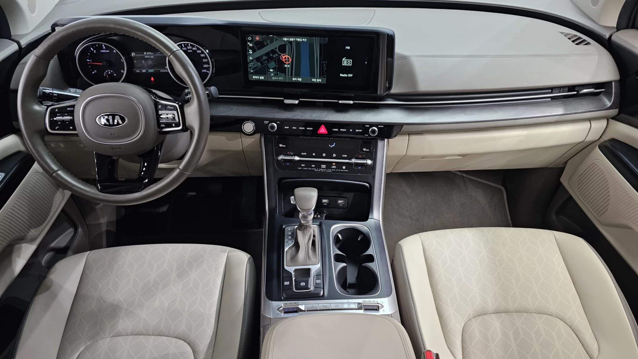 Kia Carnival 9-Seater Prestige, 2021 г. 22333 км. — фото 7