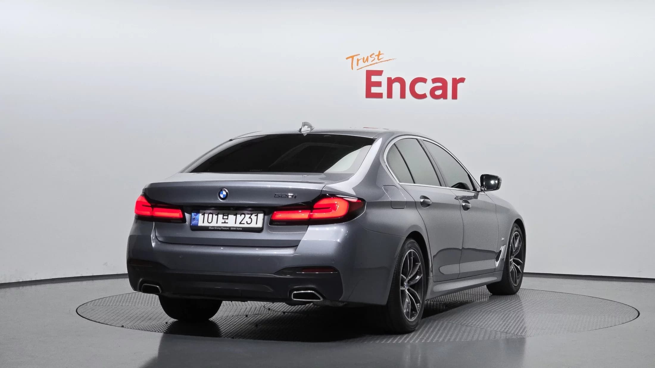 BMW 5-Series 520i M Sport, 2023 г. 29474 км. — фото 2