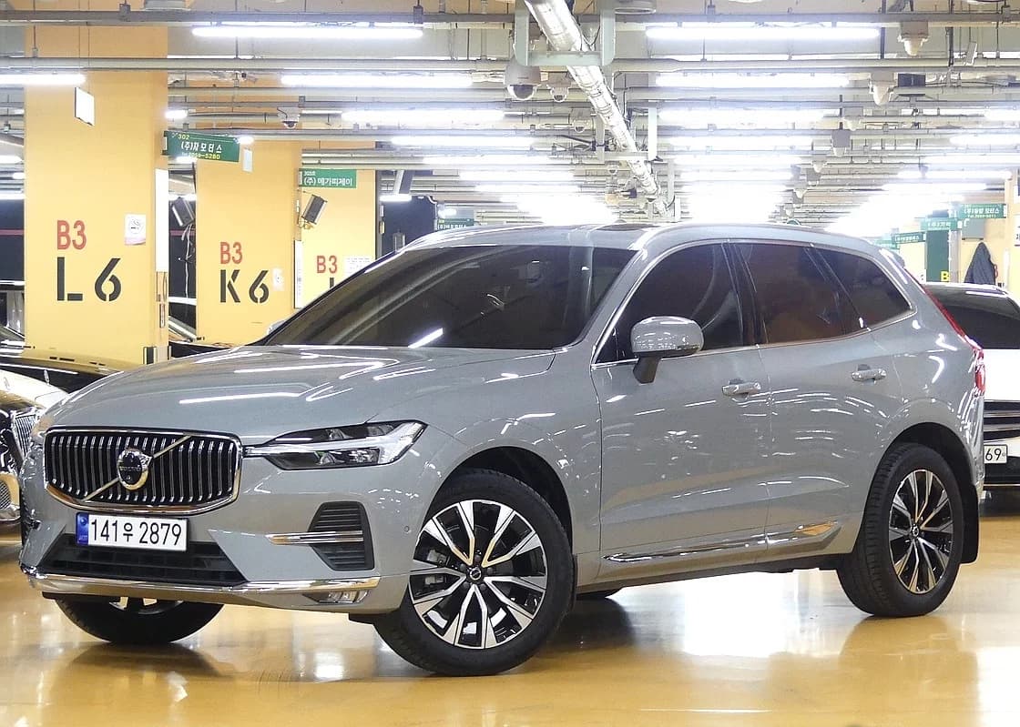 Volvo XC60 B5 Ultimate Bright, 2023 г. 21083 км.