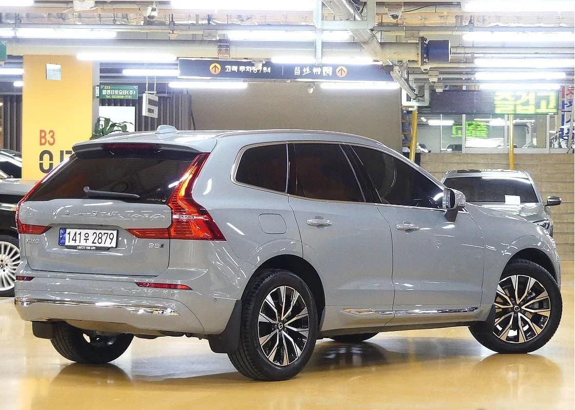 Volvo XC60 B5 Ultimate Bright, 2023 г. 21083 км. — фото 2