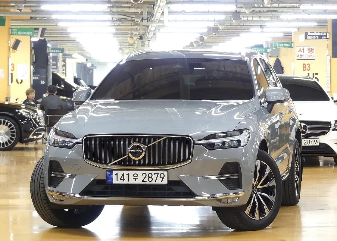 Volvo XC60 B5 Ultimate Bright, 2023 г. 21083 км. — фото 3