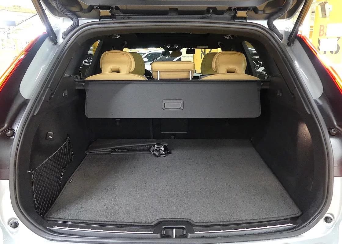 Volvo XC60 B5 Ultimate Bright, 2023 г. 21083 км. — фото 4