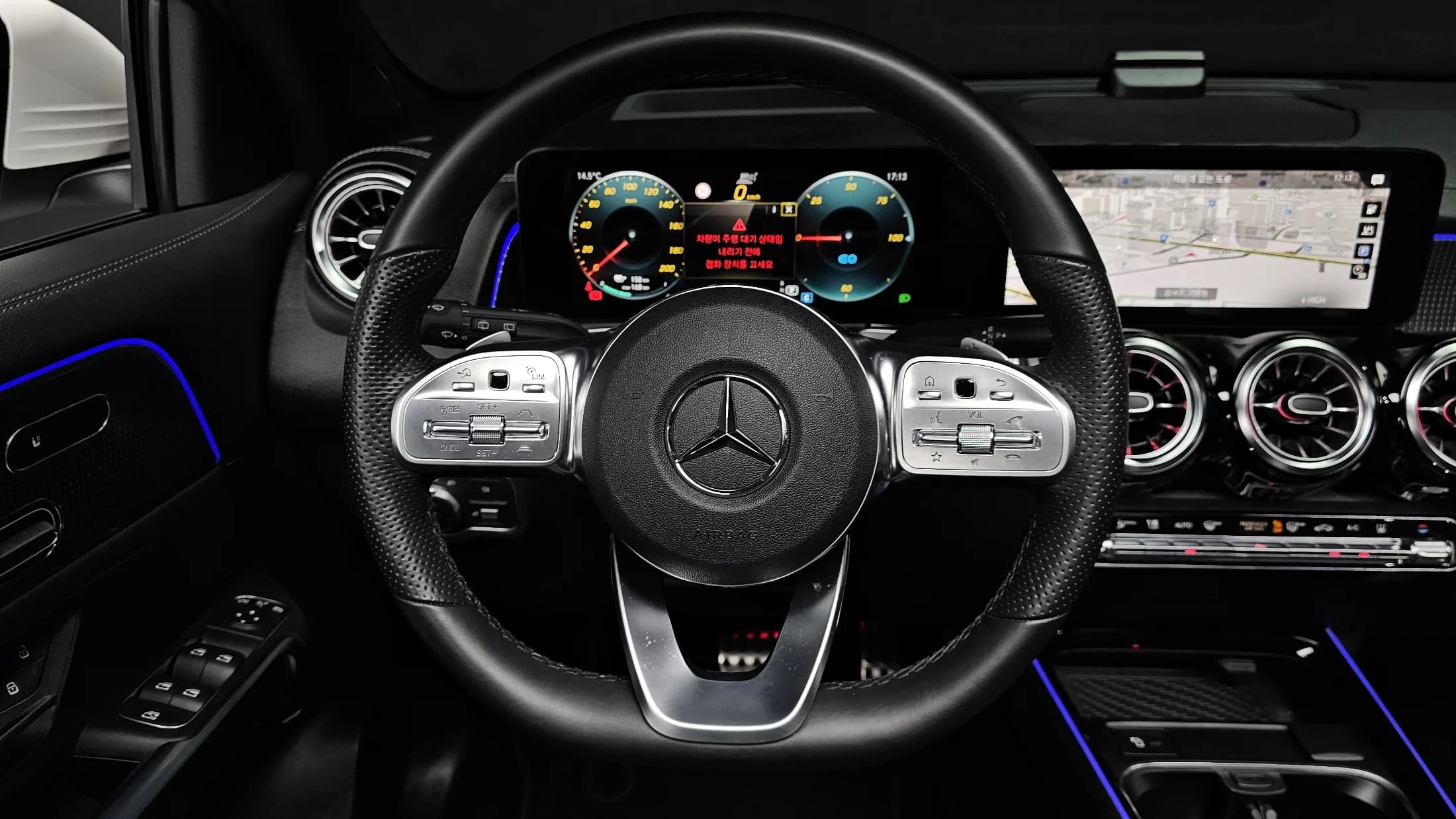 Mercedes-Benz EQB EQB300 4MATIC AMG Line, электромобиль, 2023 г. 10967 км. — фото 13