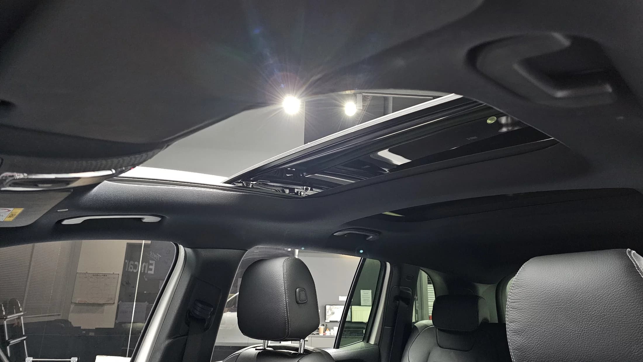 Mercedes-Benz EQB EQB300 4MATIC AMG Line, электромобиль, 2023 г. 10967 км. — фото 19