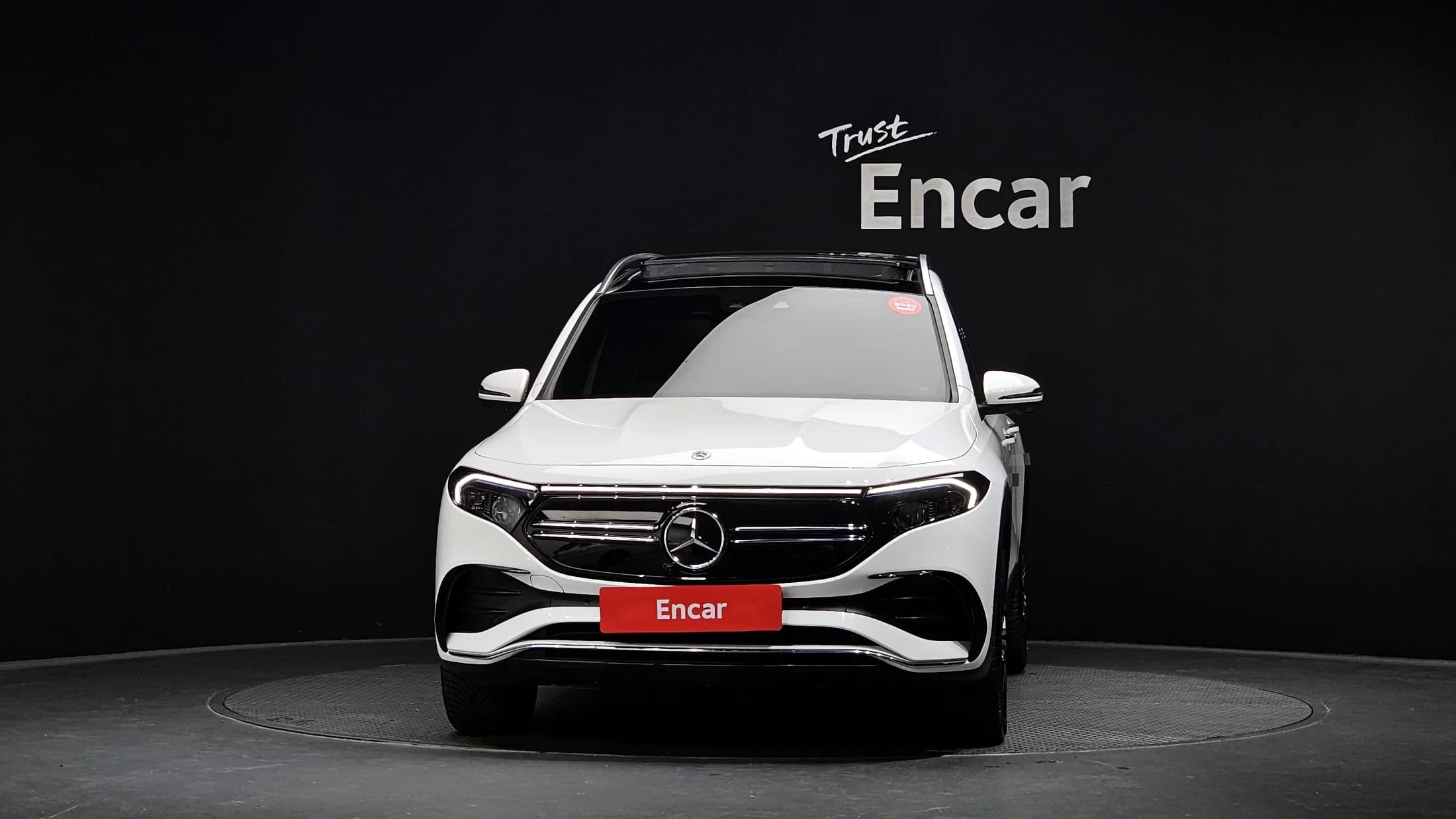 Mercedes-Benz EQB EQB300 4MATIC AMG Line, электромобиль, 2023 г. 10967 км. — фото 3