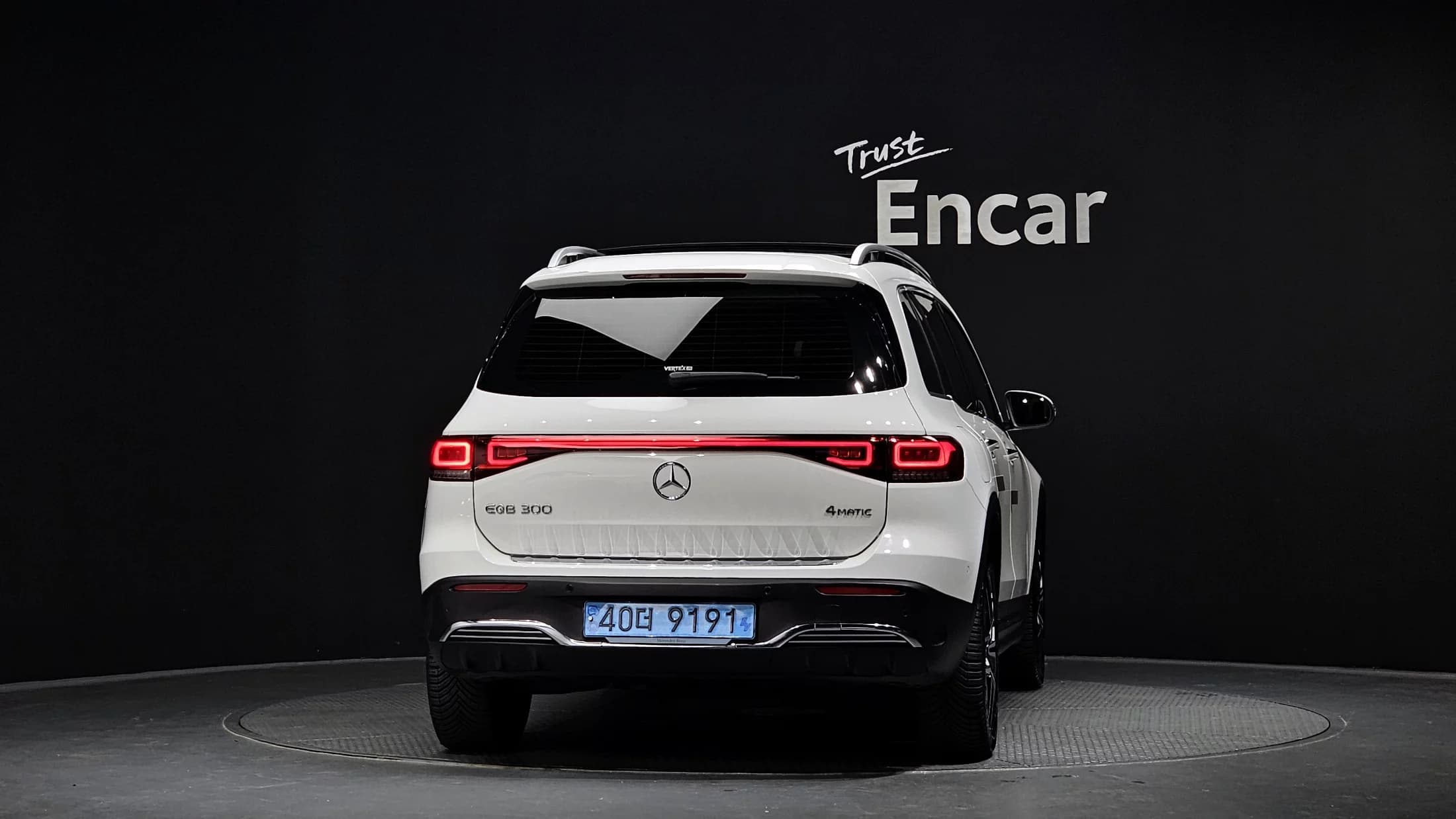 Mercedes-Benz EQB EQB300 4MATIC AMG Line, электромобиль, 2023 г. 10967 км. — фото 4