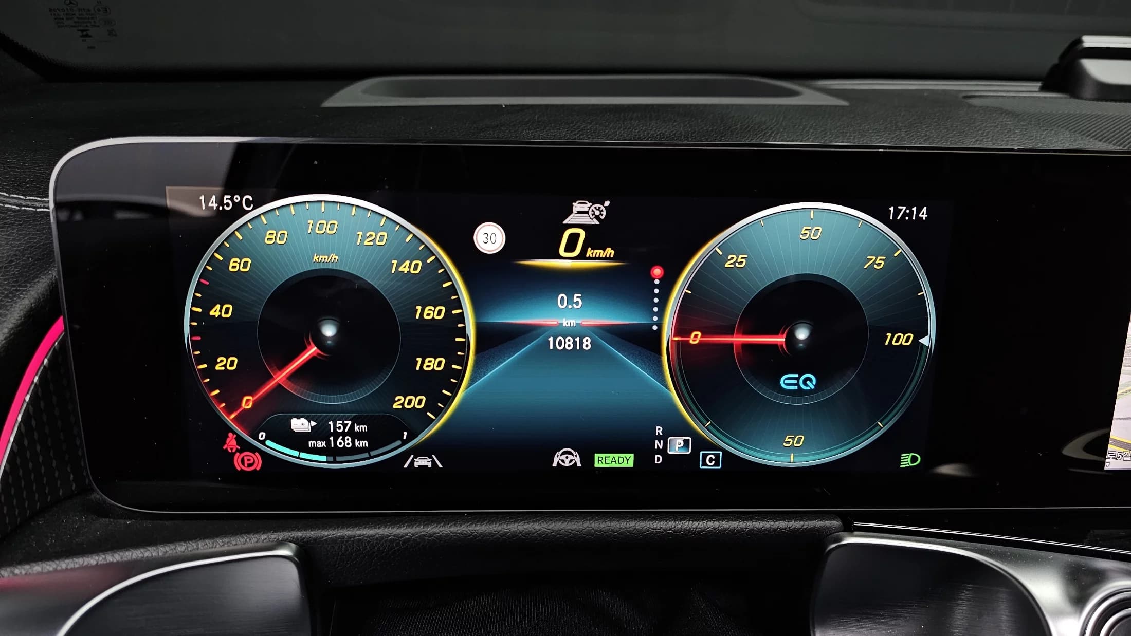 Mercedes-Benz EQB EQB300 4MATIC AMG Line, электромобиль, 2023 г. 10967 км. — фото 8