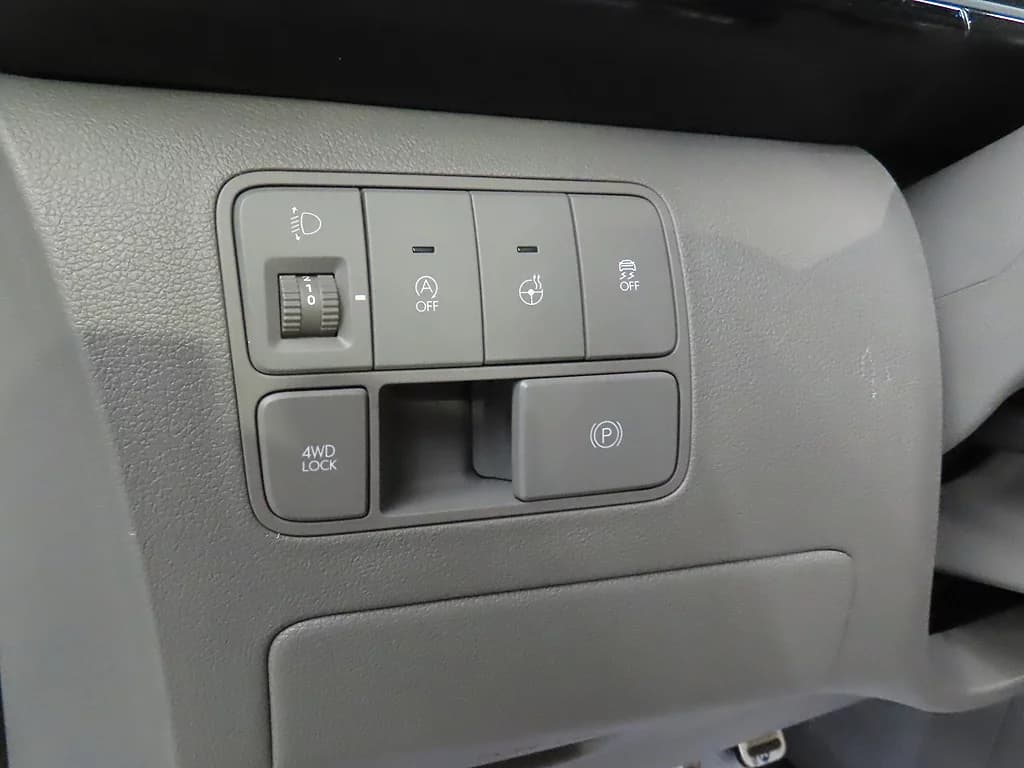 Hyundai Staria 4WD Lounge 7-Seater Inspiration, 2024 г. 31406 км. — фото 13