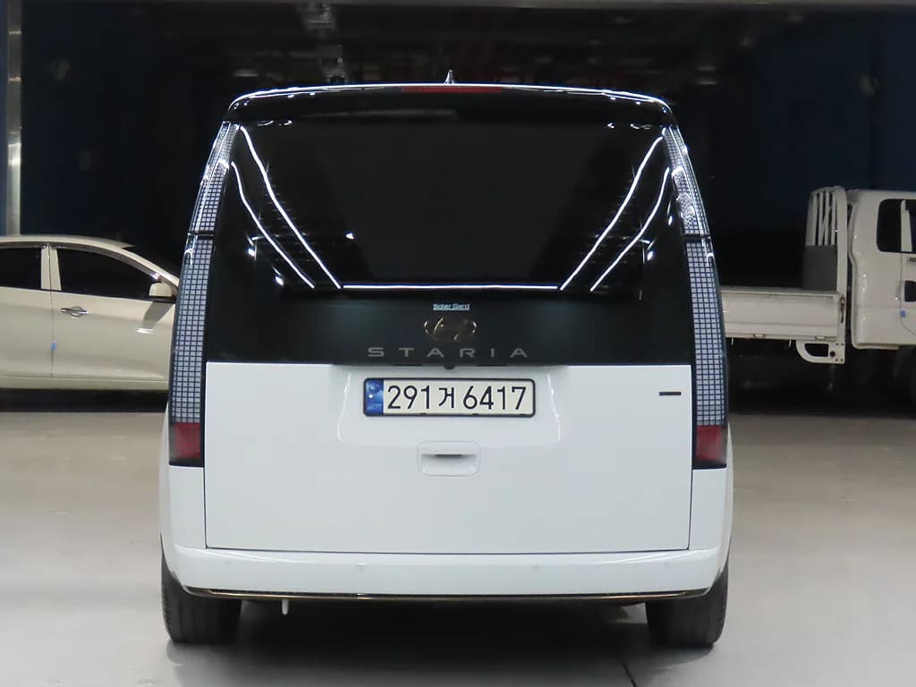 Hyundai Staria 4WD Lounge 7-Seater Inspiration, 2024 г. 31406 км. — фото 3