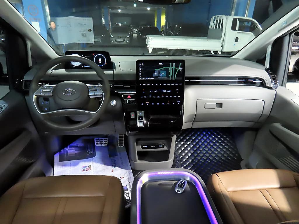 Hyundai Staria 4WD Lounge 7-Seater Inspiration, 2024 г. 31406 км. — фото 5
