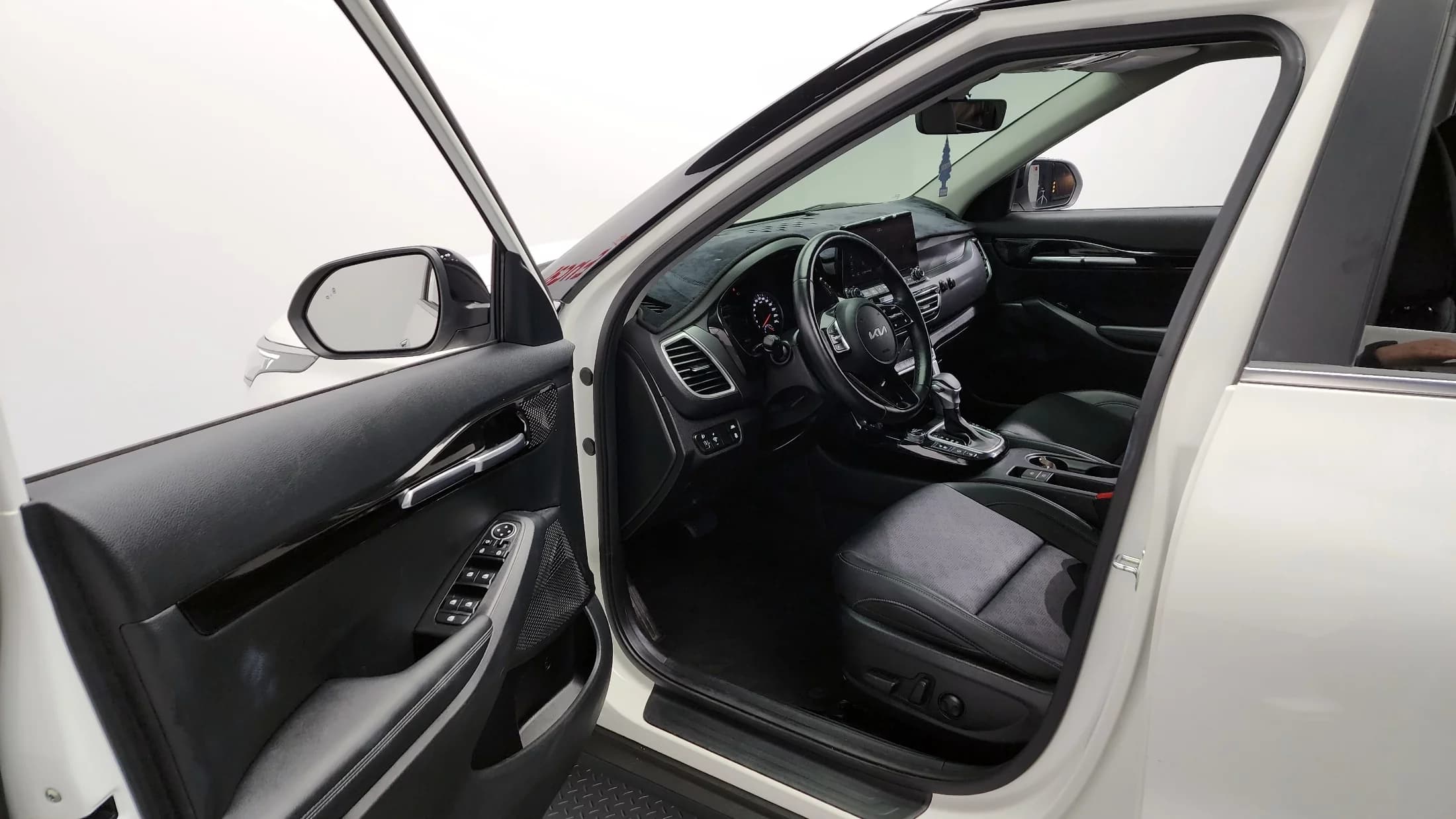 Kia Seltos Gasoline 1.6 Turbo 2WD Signature, 2022 г. 46971 км. — фото 11