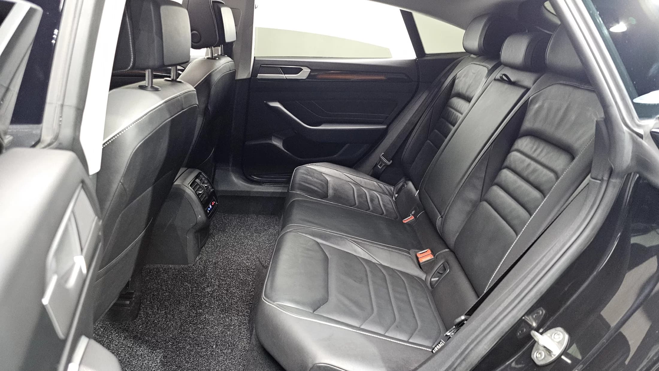 Volkswagen ARTEON 2.0 TDI Prestige, 2023 г. 31882 км. — фото 12