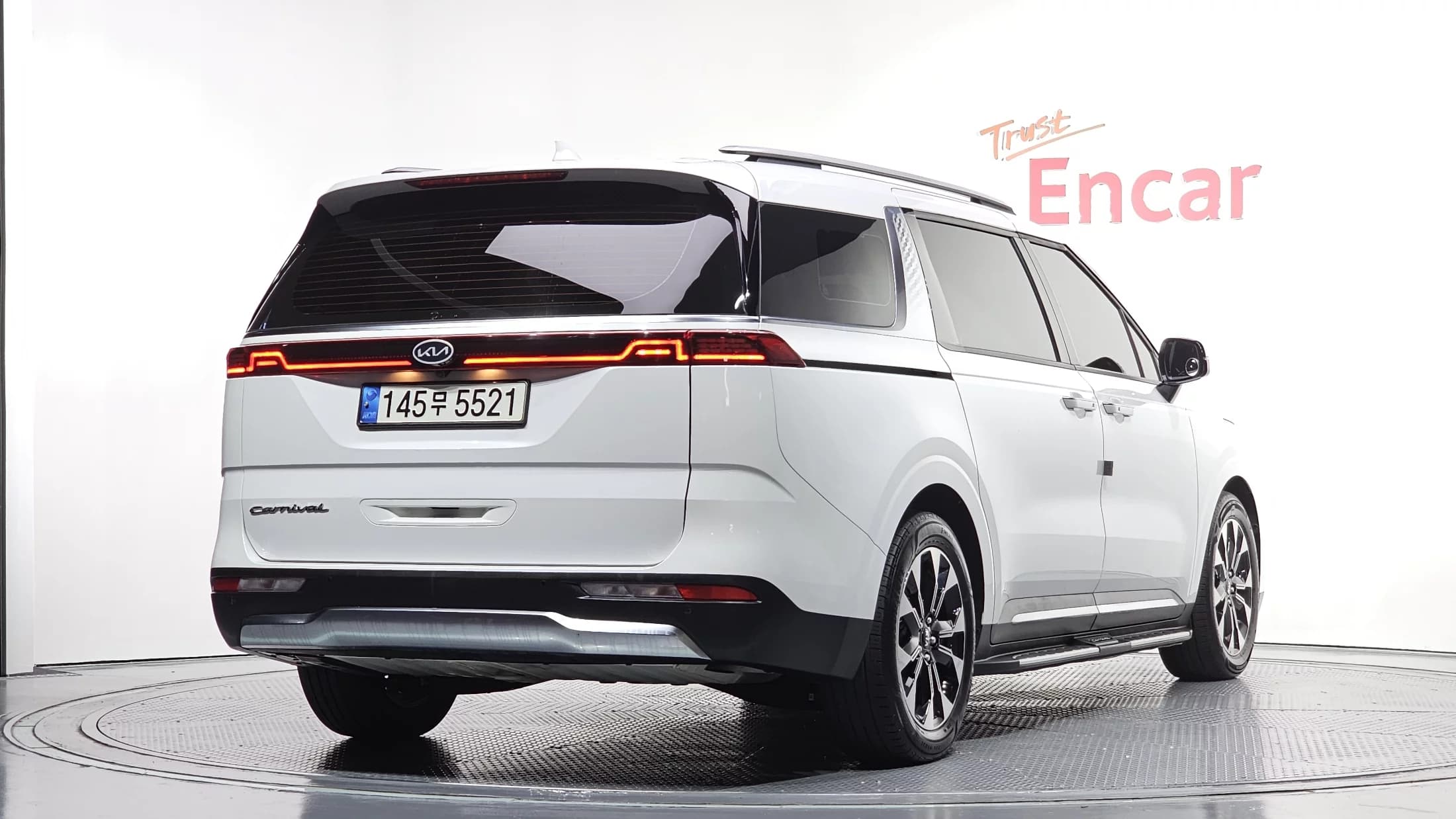 Kia Carnival 9-Seater Noblesse, 2021 г. 54160 км. — фото 2