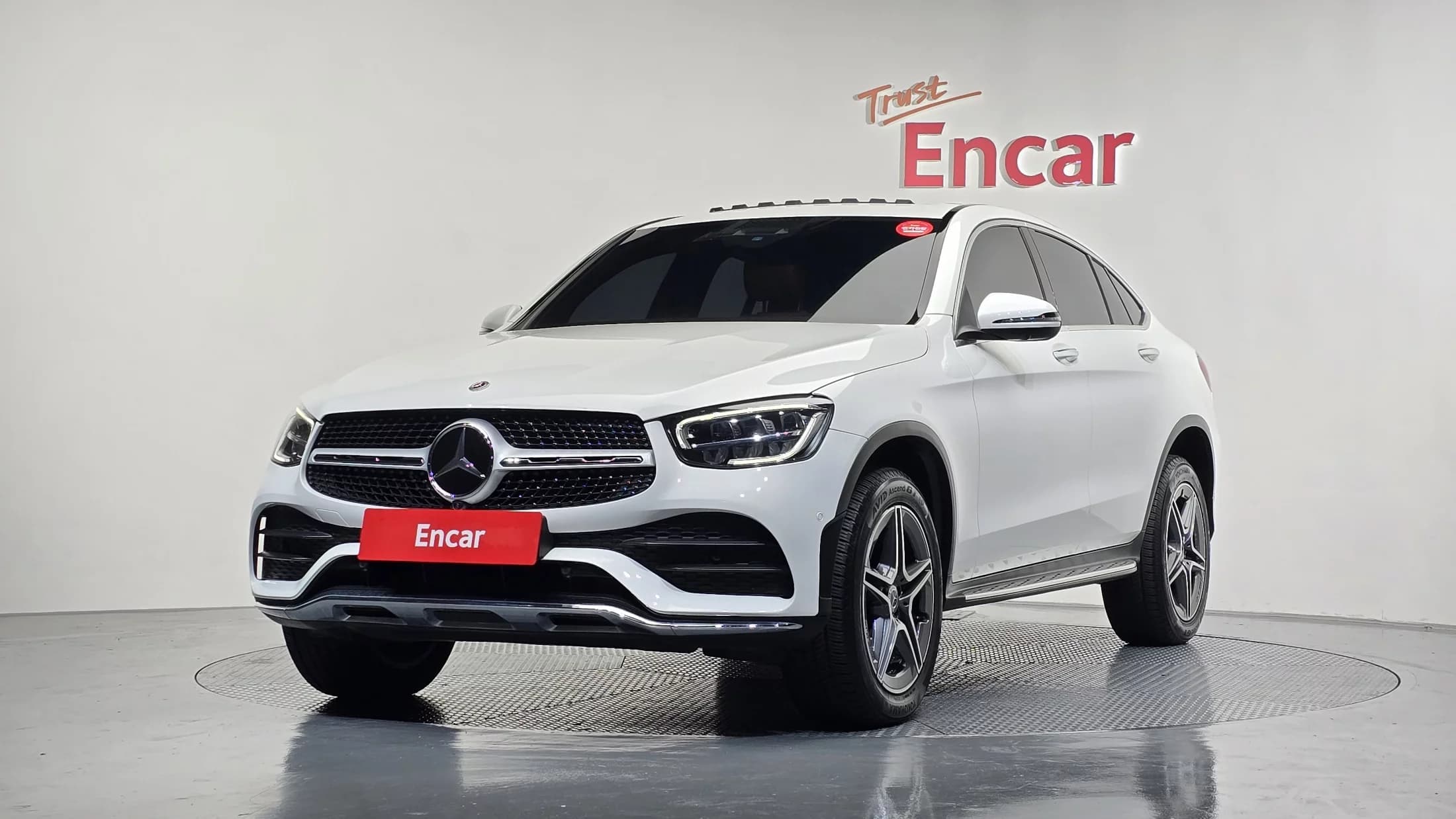 Mercedes-Benz GLC-Class GLC300e 4MATIC Coupe, гибрид, 2022 г. 66330 км.