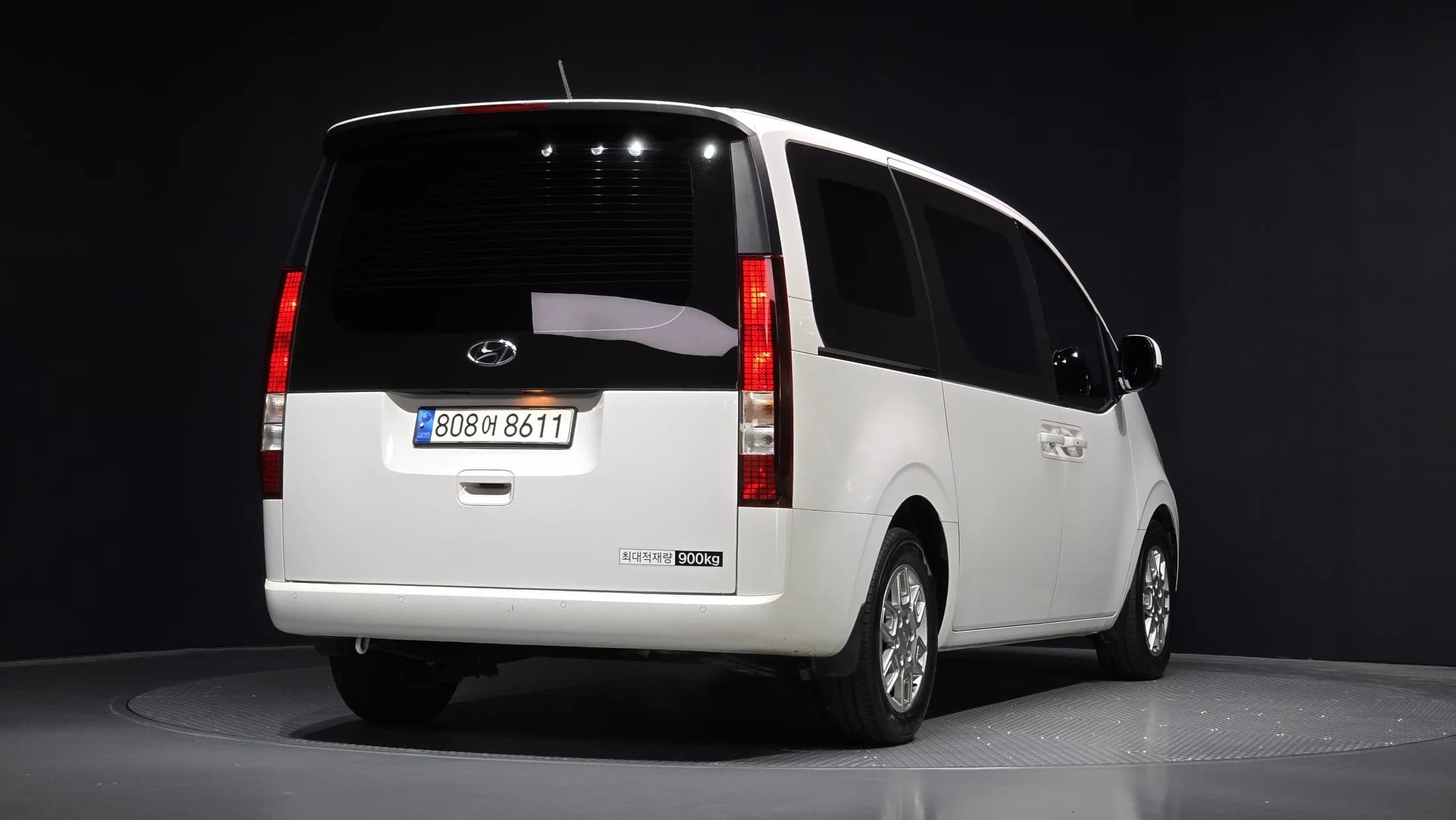 Hyundai Staria L3.5 Cargo 3-Seater Modern, 2023 г. 122702 км. — фото 2