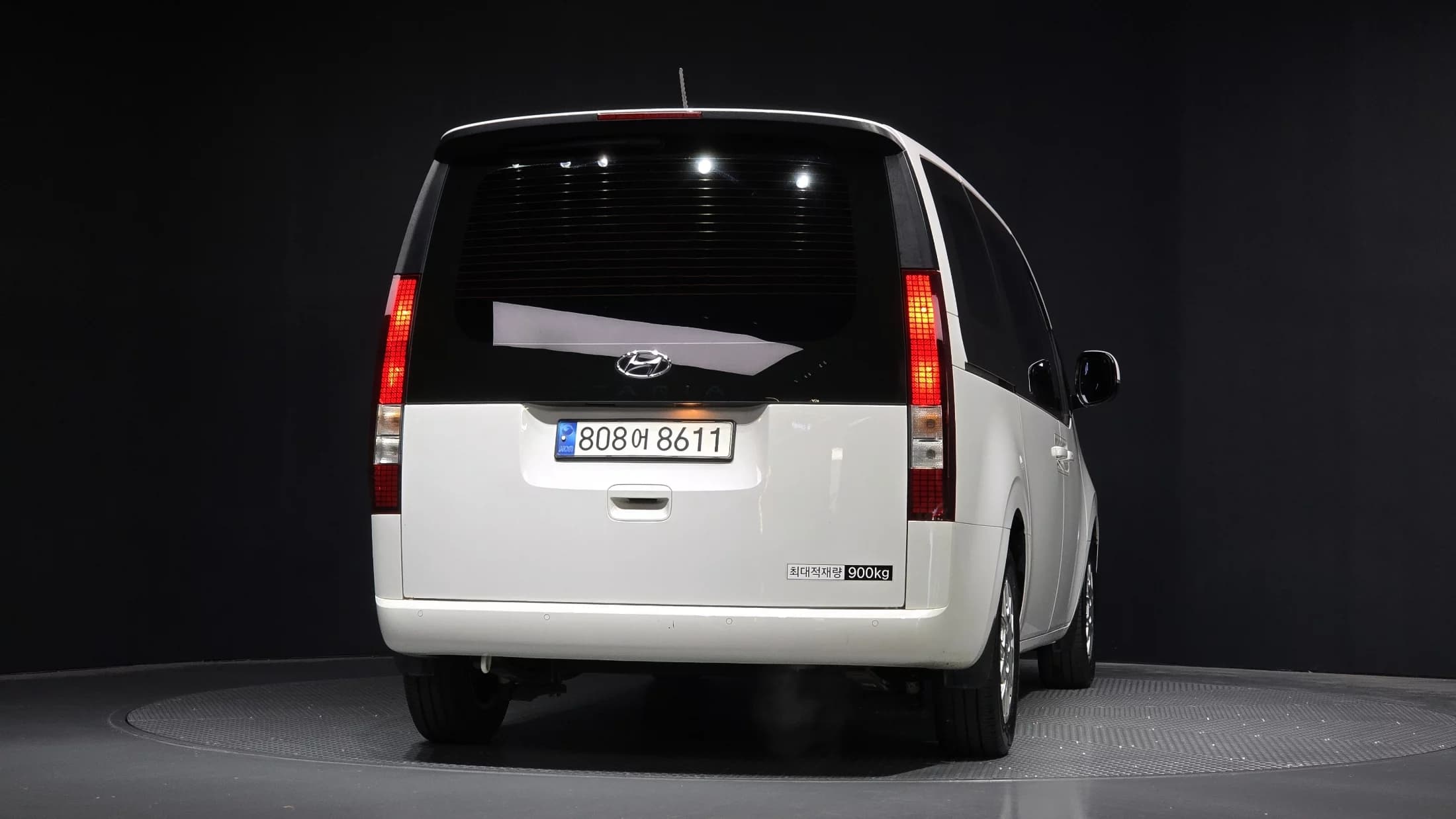 Hyundai Staria L3.5 Cargo 3-Seater Modern, 2023 г. 122702 км. — фото 4