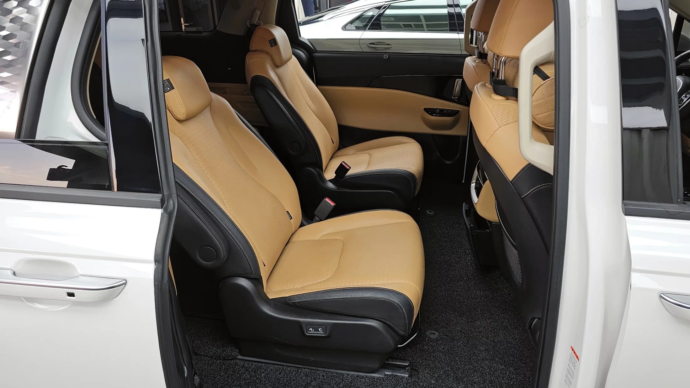 Kia Carnival Gasoline 9-Seater Noblesse, 2022 г. 80519 км. — фото 12