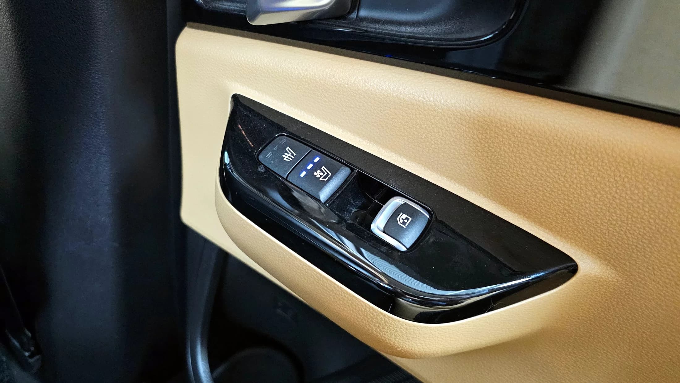 Kia Carnival Gasoline 9-Seater Noblesse, 2022 г. 80519 км. — фото 17