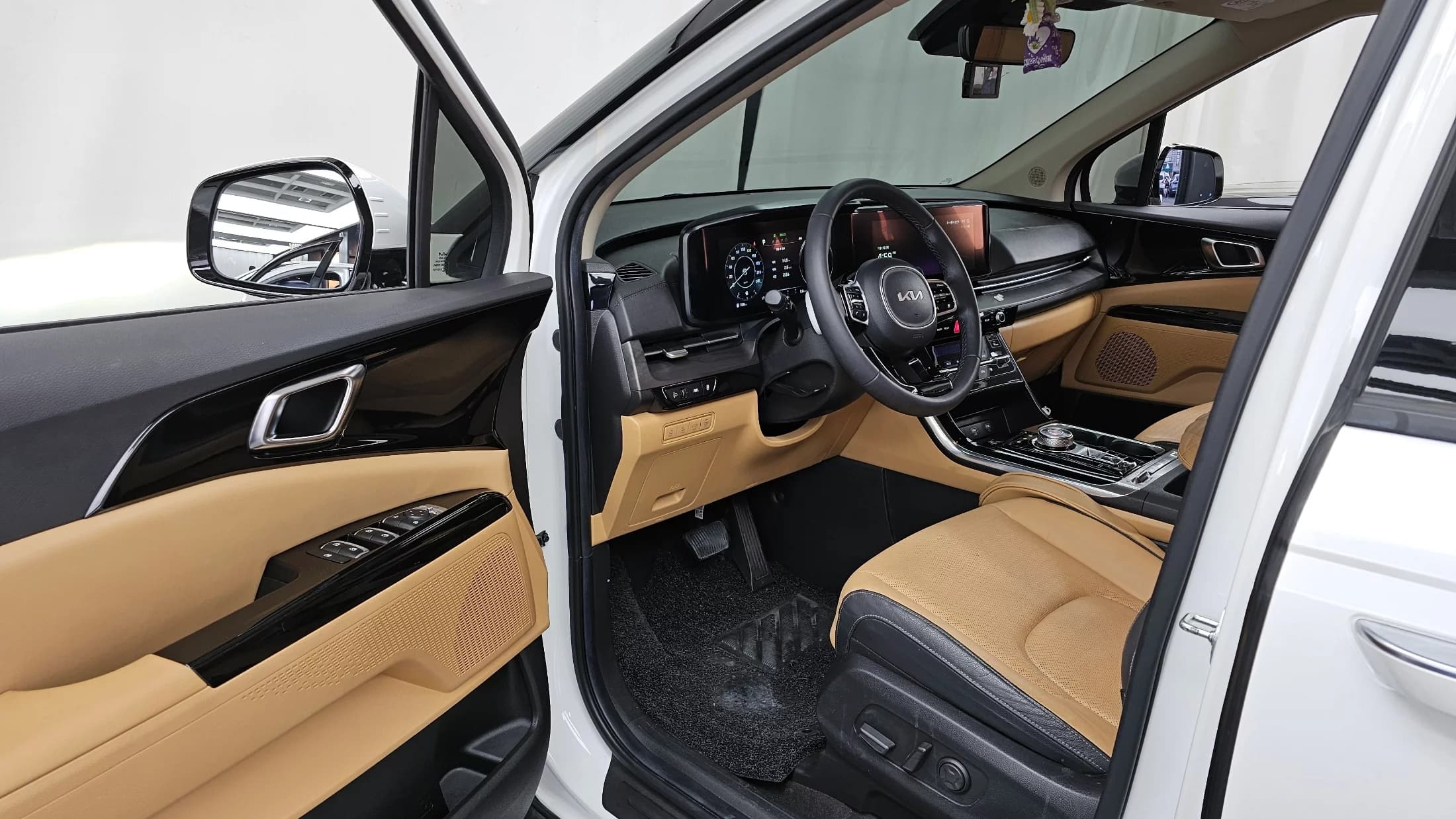 Kia Carnival Gasoline 9-Seater Noblesse, 2022 г. 80519 км. — фото 10